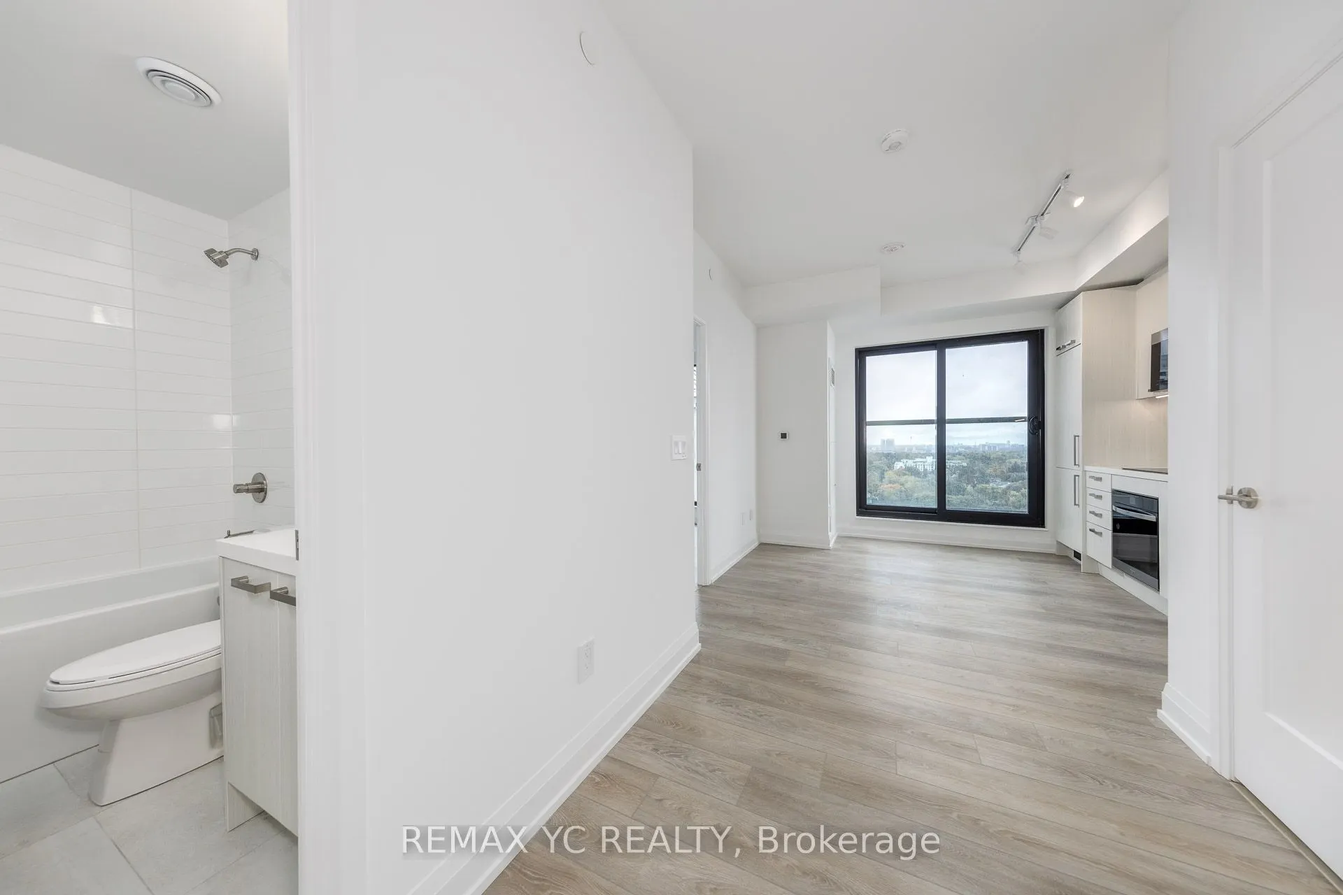 20 Soudan Avenue, #1502