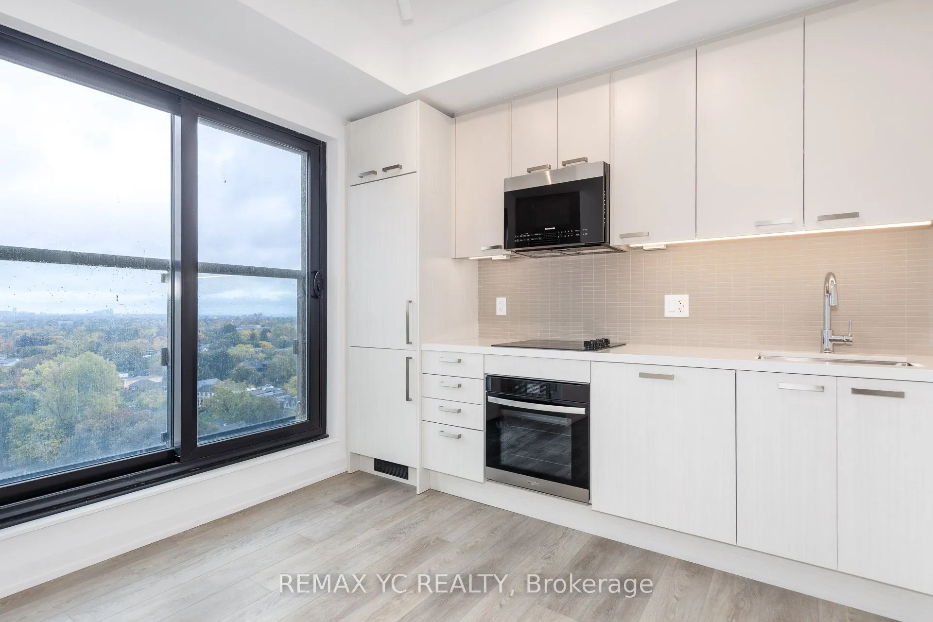 20 Soudan Avenue, #1502