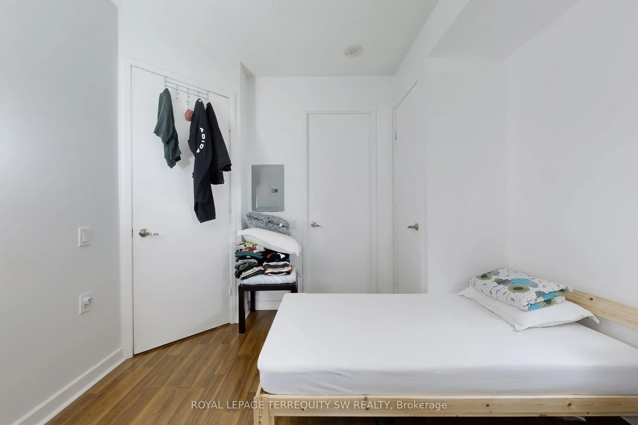 85 Bloor Street E, #1612