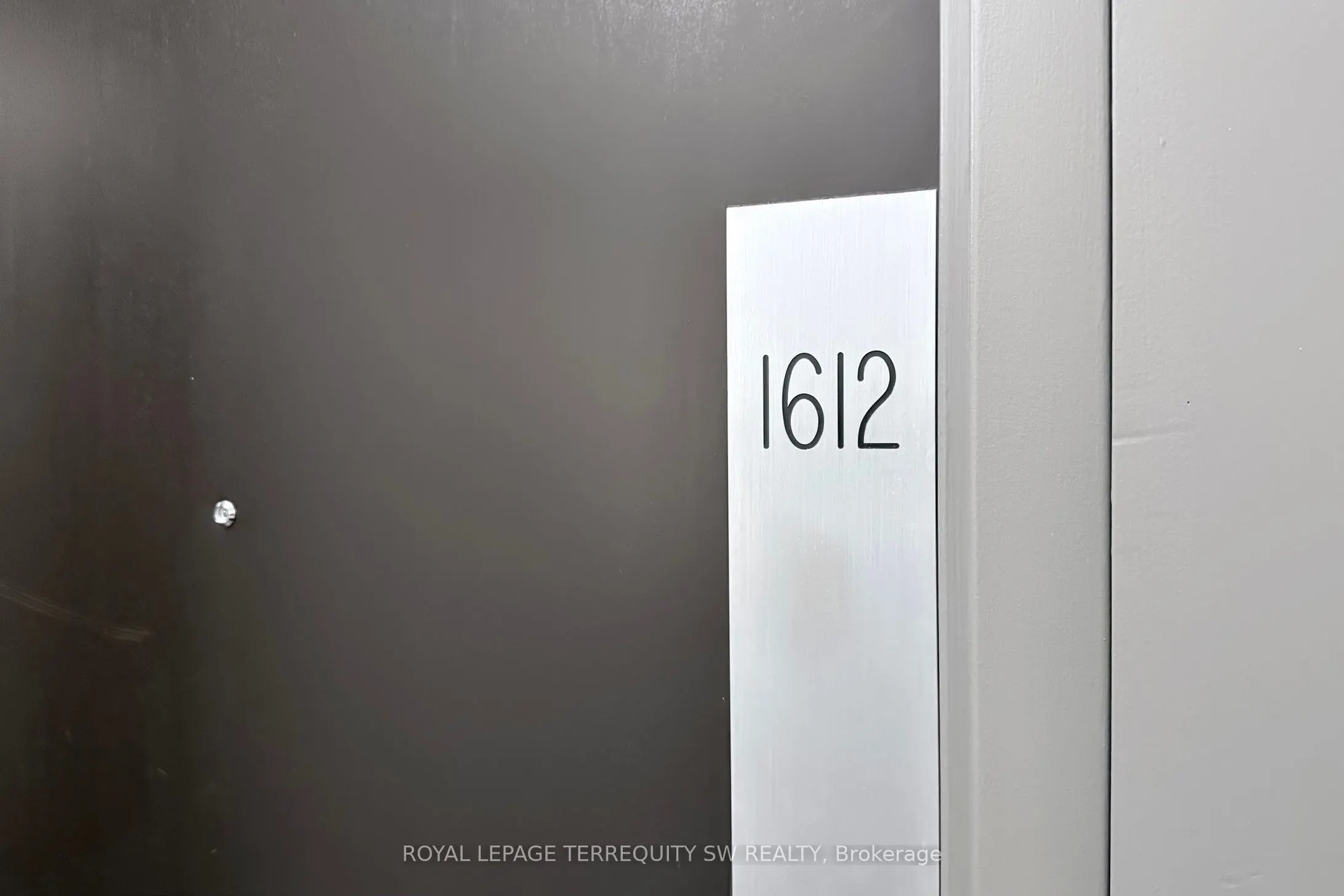 85 Bloor Street E, #1612