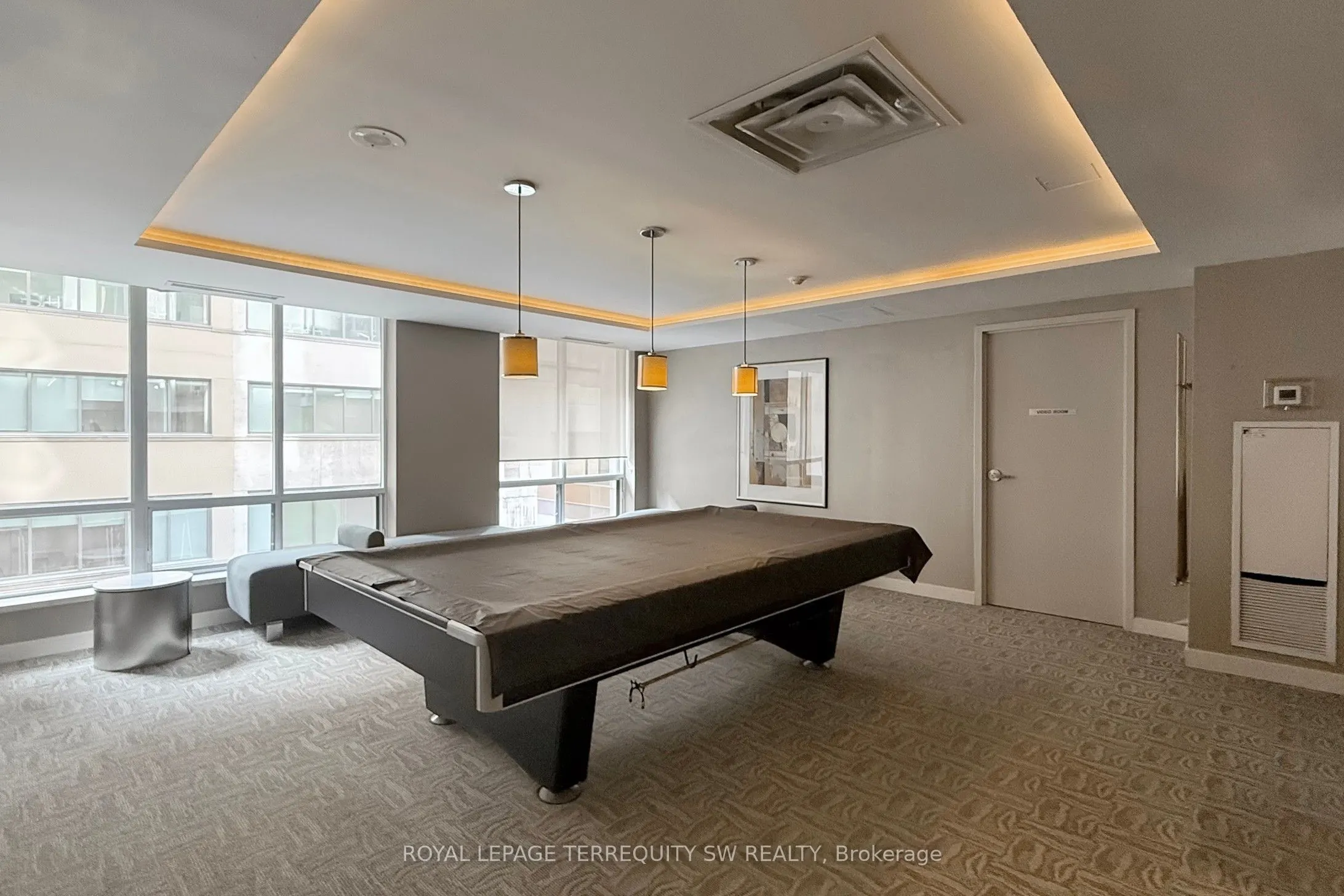 85 Bloor Street E, #1612