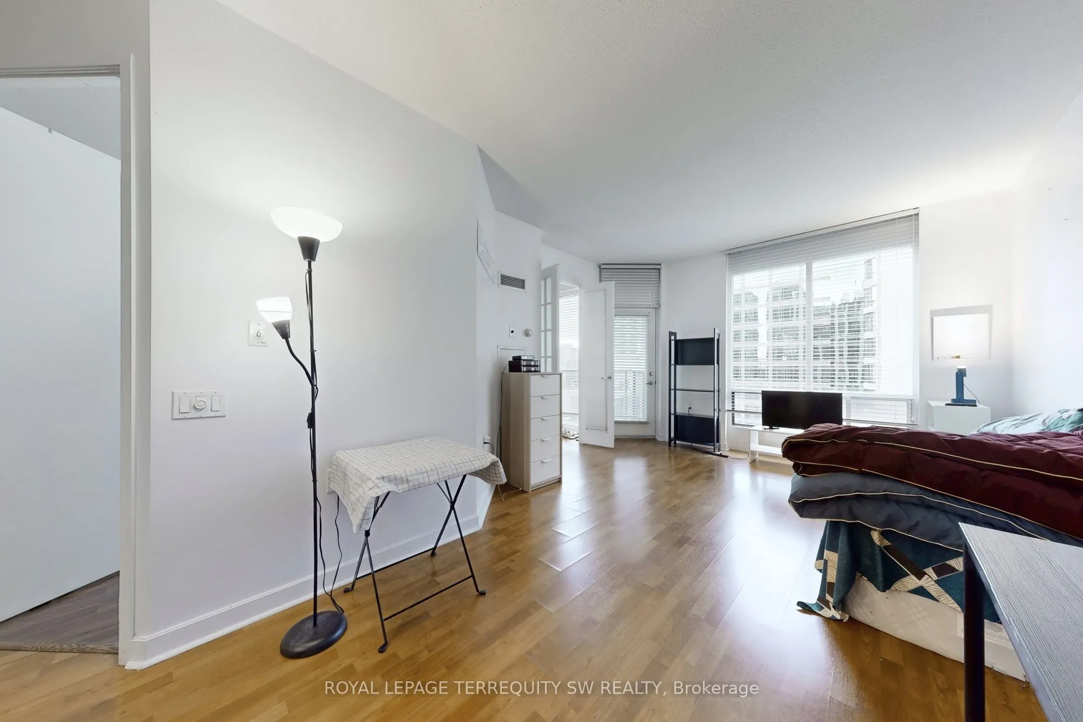 85 Bloor Street E, #1612