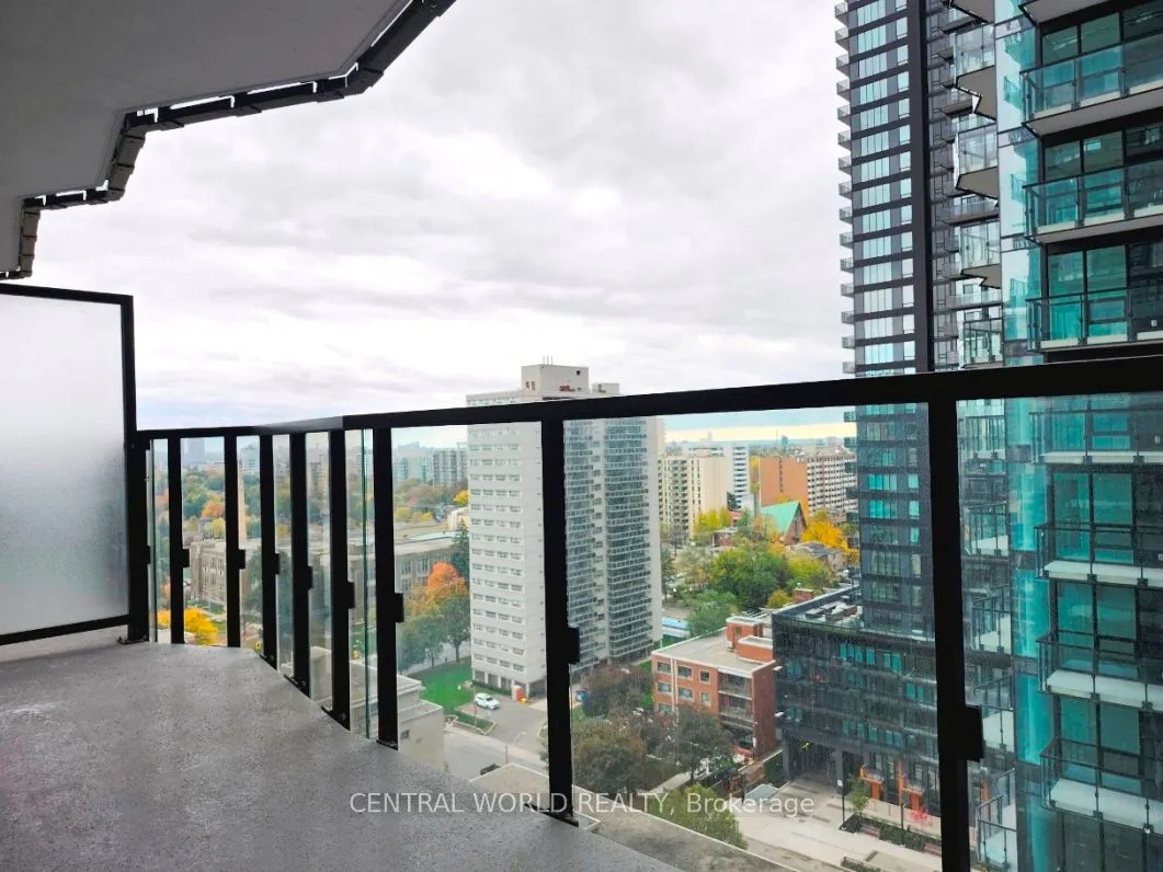 120 Broadway Avenue, #1306