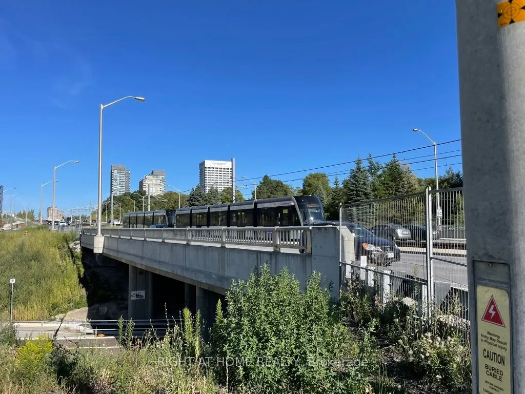 1 Kyle Lowry Road, #323