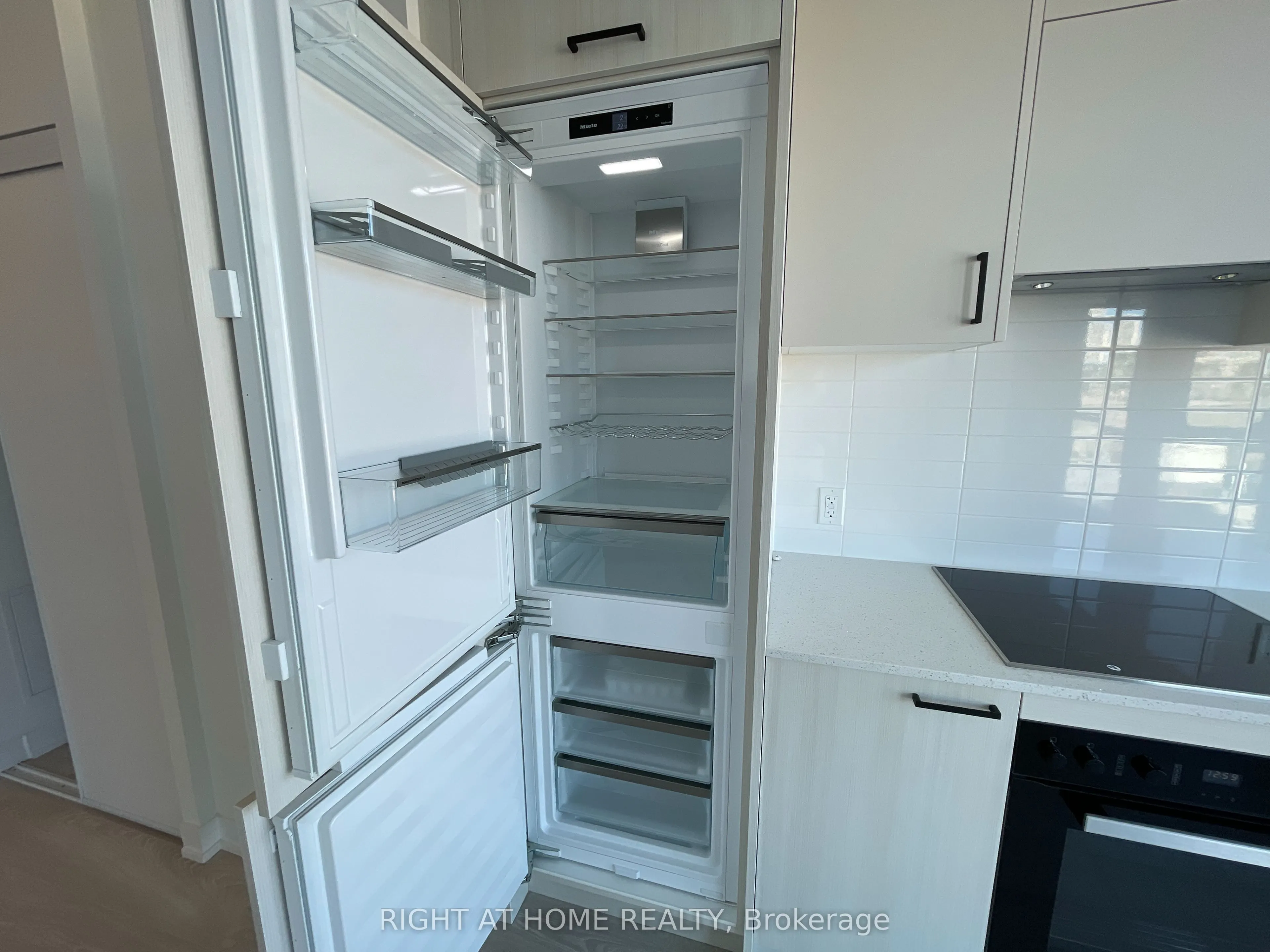 1 Kyle Lowry Road, #323