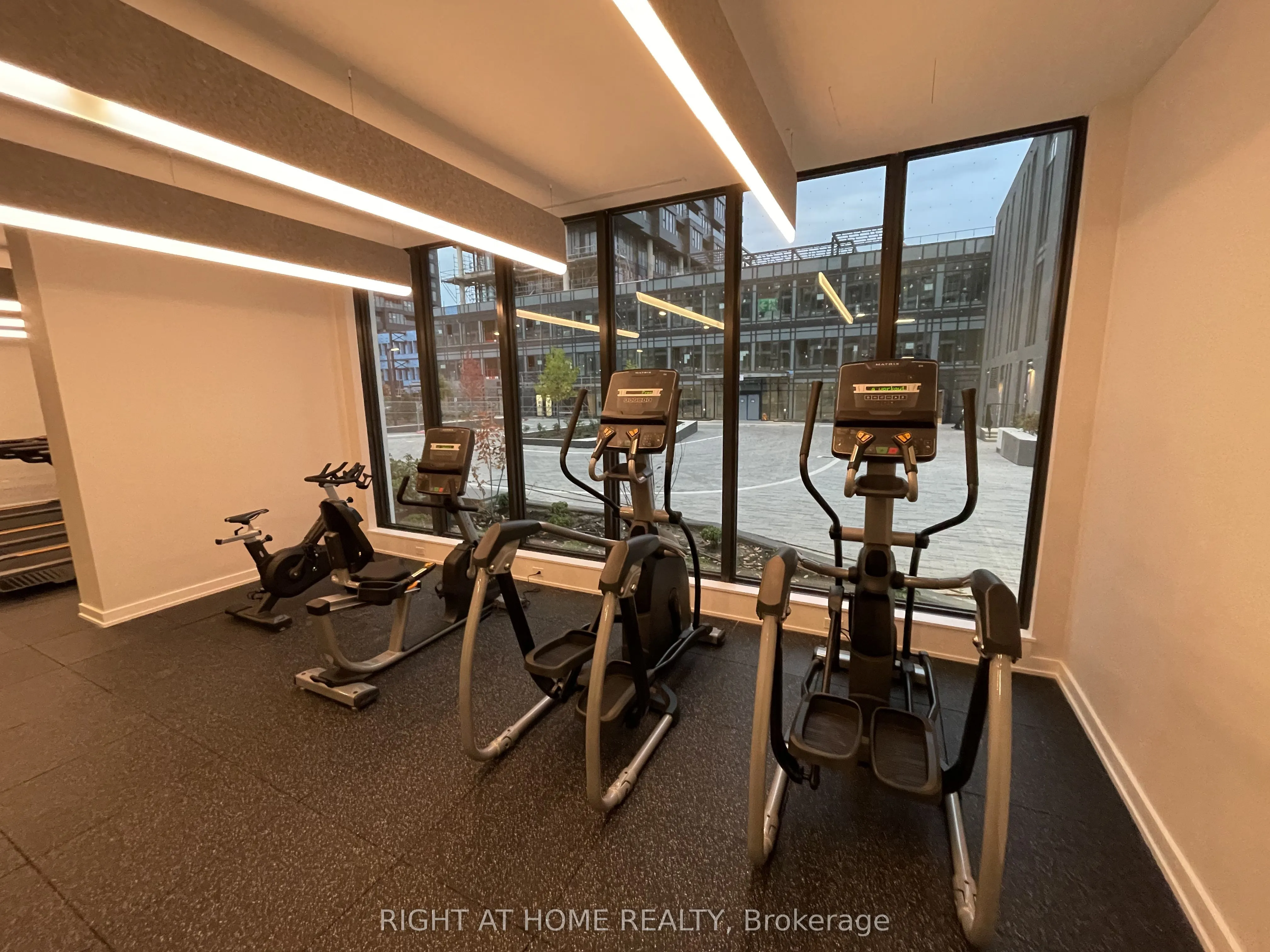 1 Kyle Lowry Road, #323