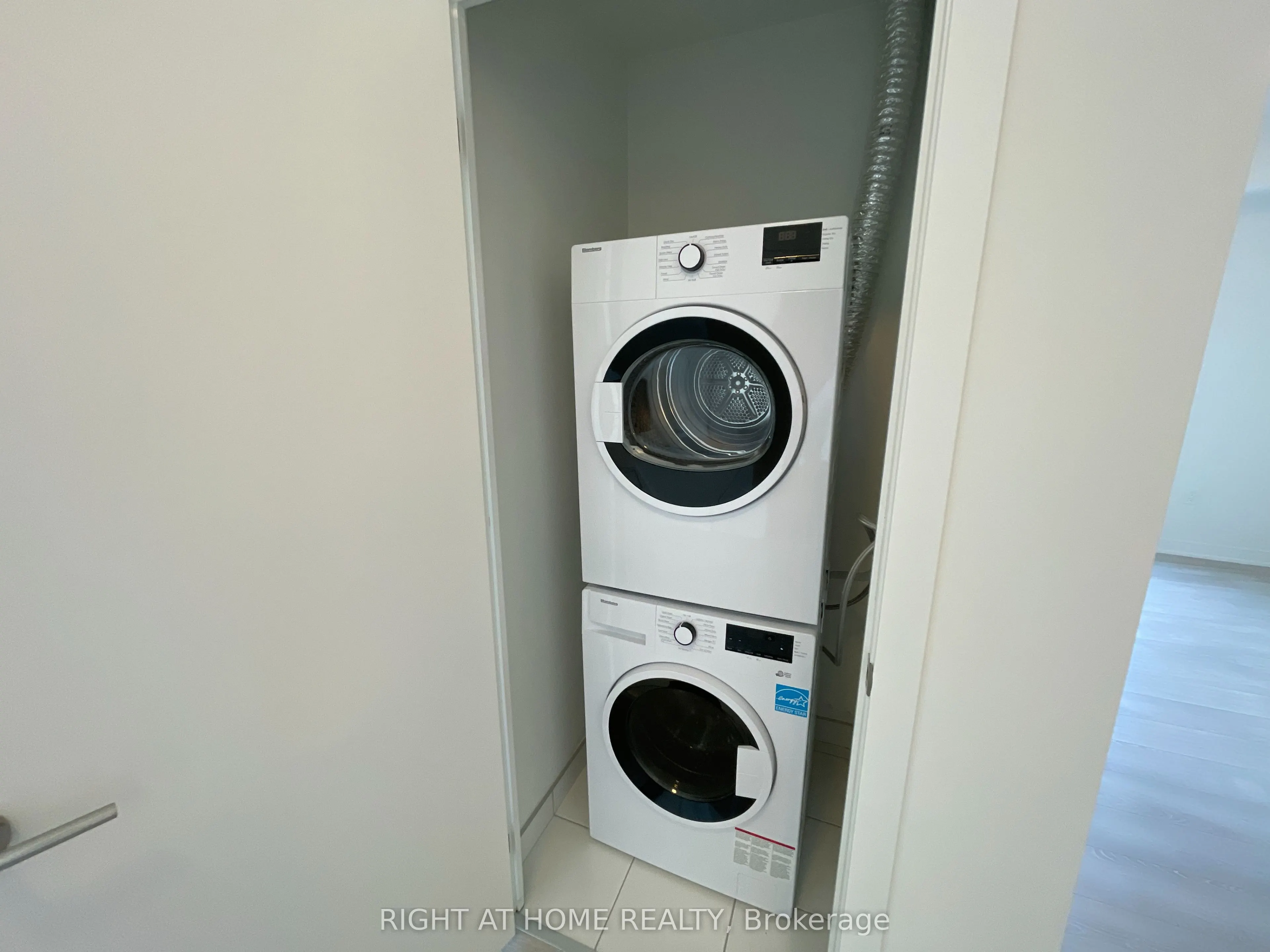 1 Kyle Lowry Road, #323