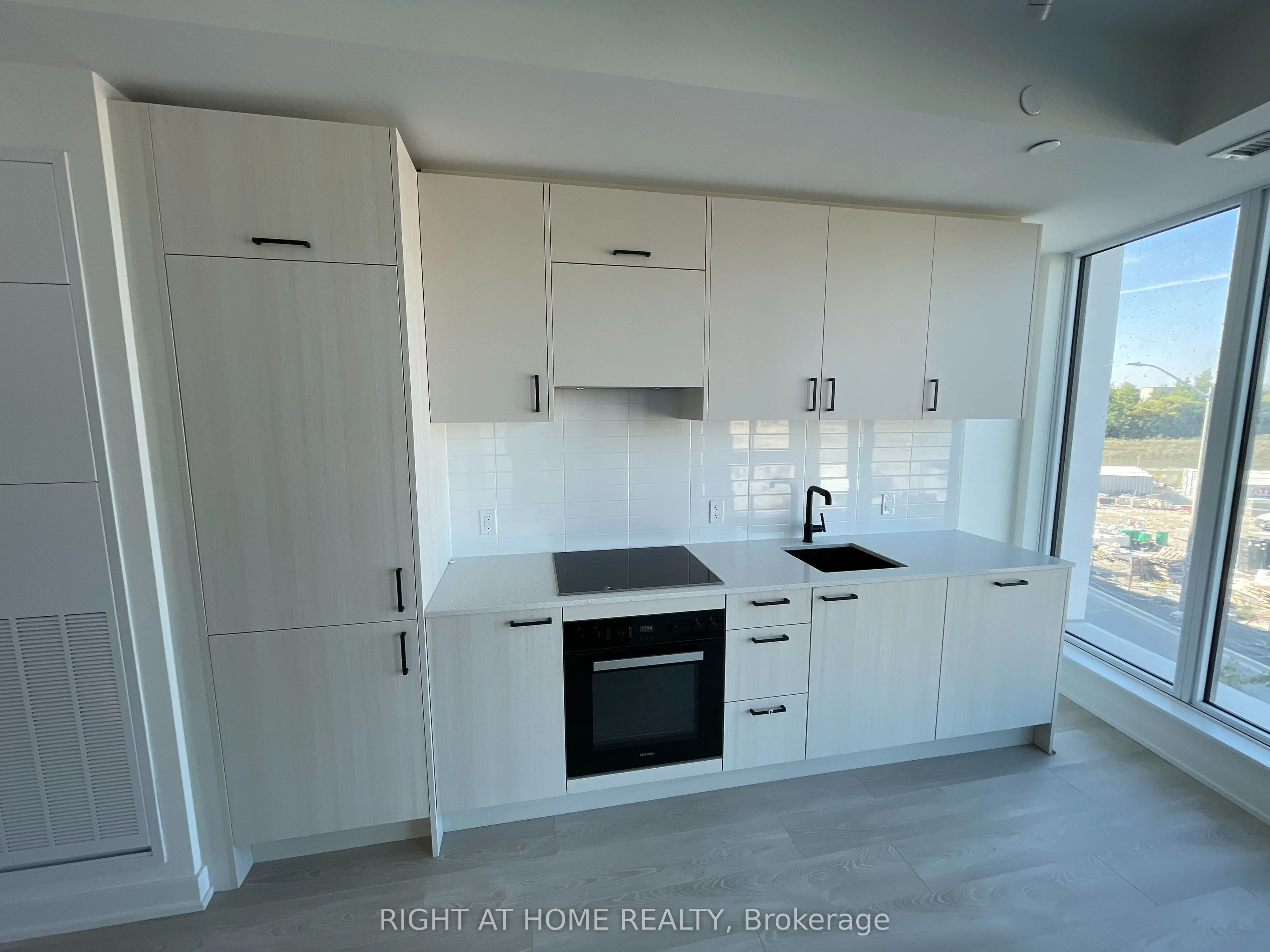 1 Kyle Lowry Road, #323