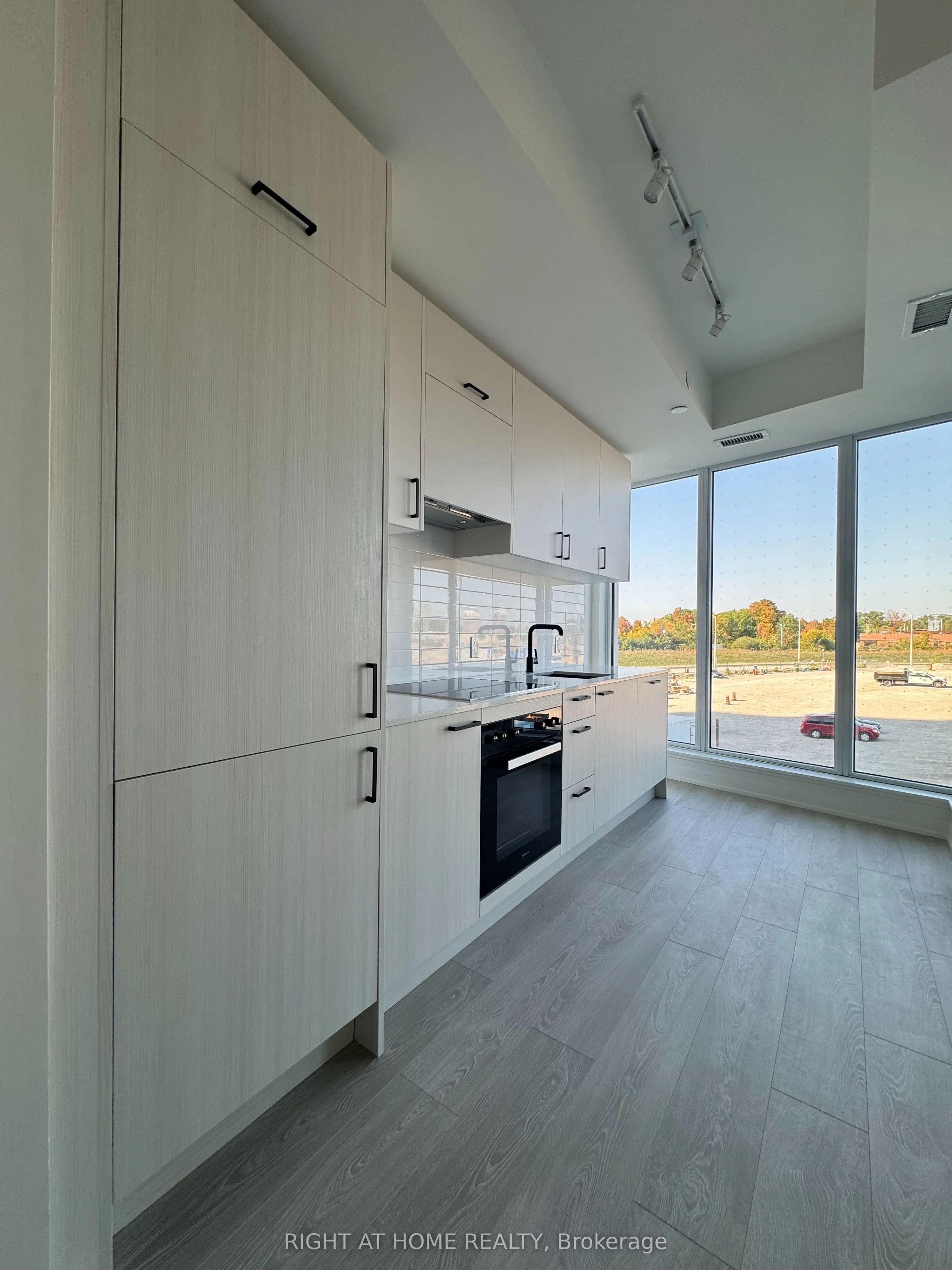 1 Kyle Lowry Road, #323