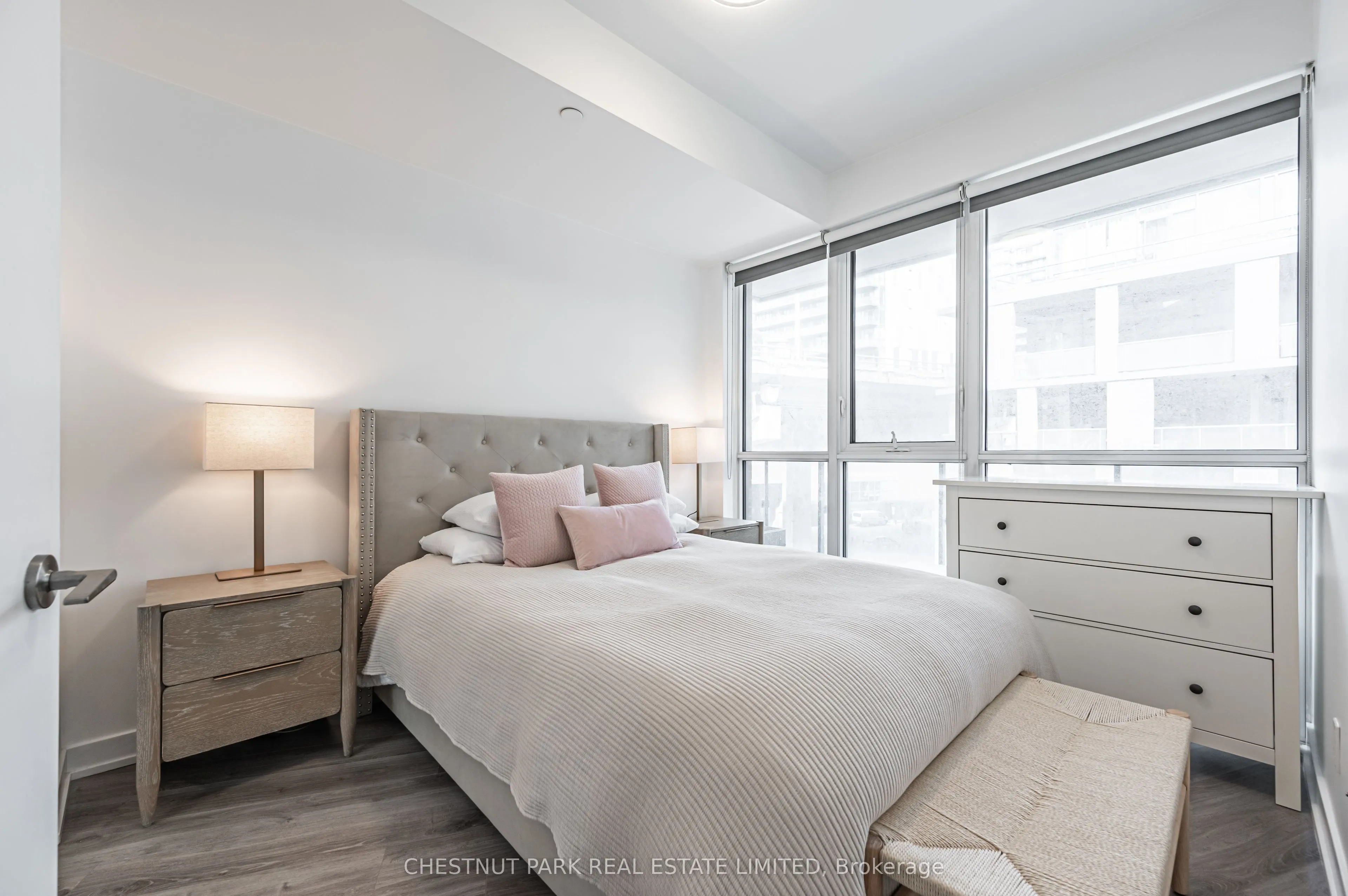 50 Bruyeres Mews, #515