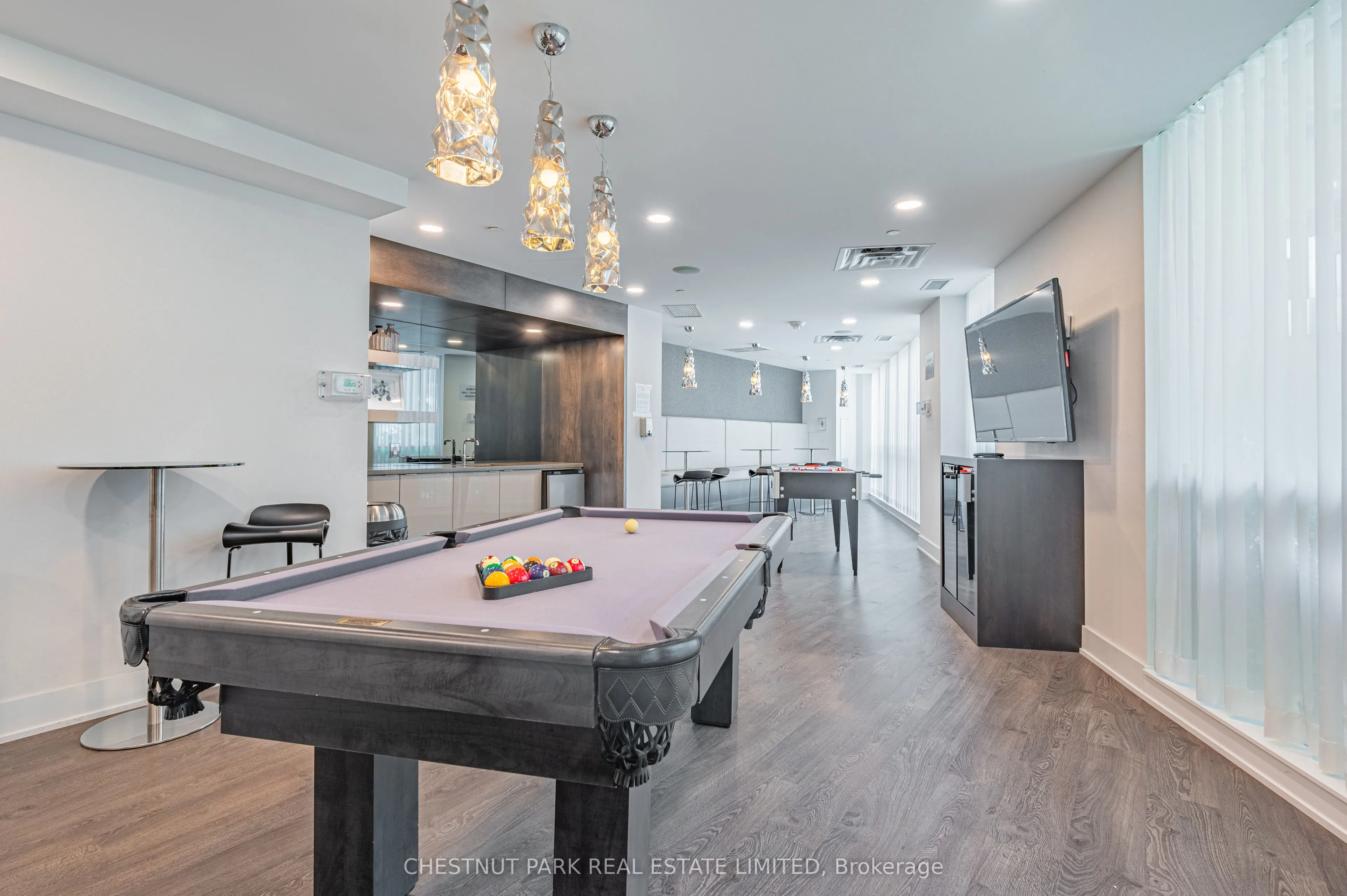 50 Bruyeres Mews, #515