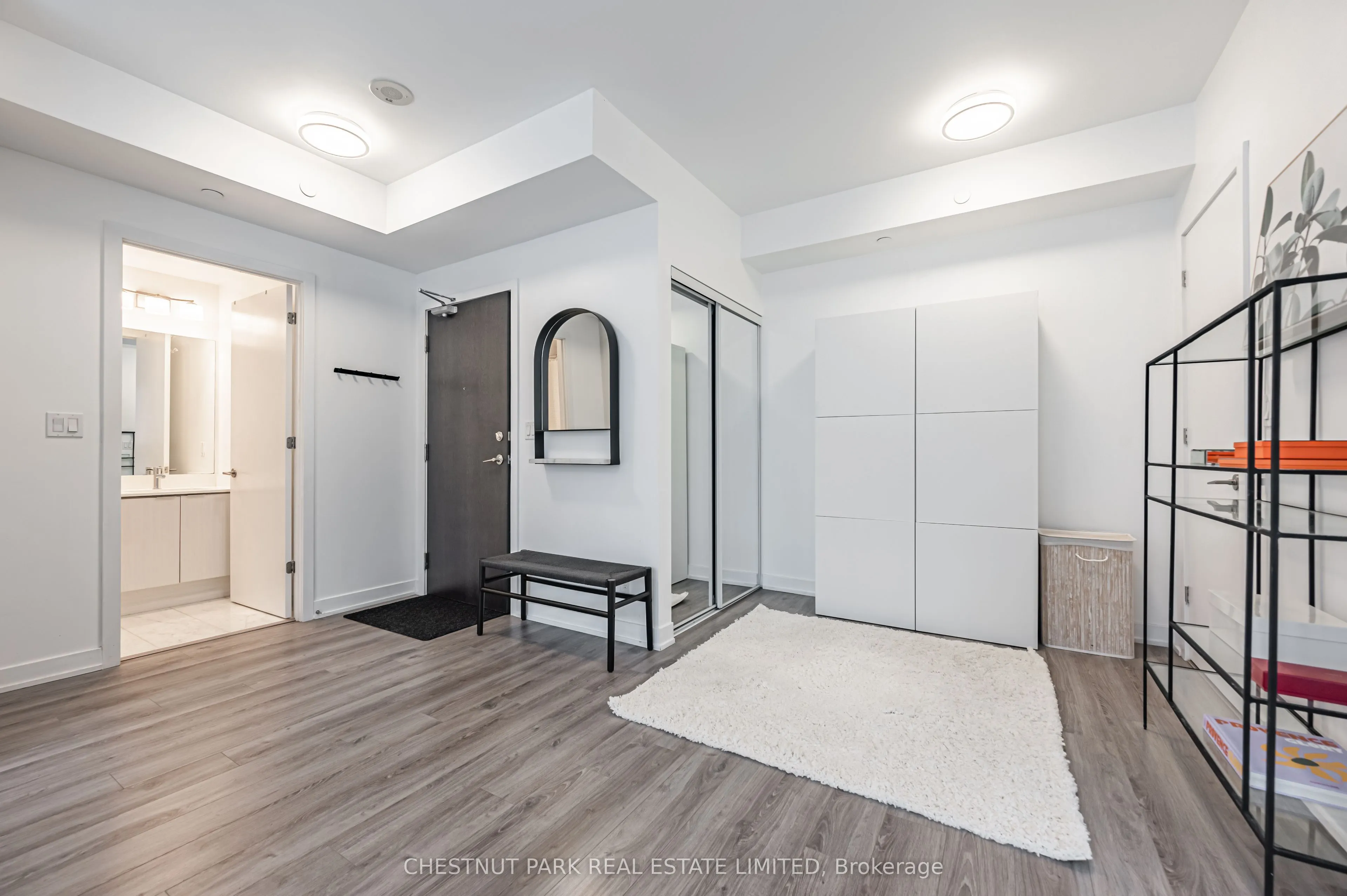 50 Bruyeres Mews, #515