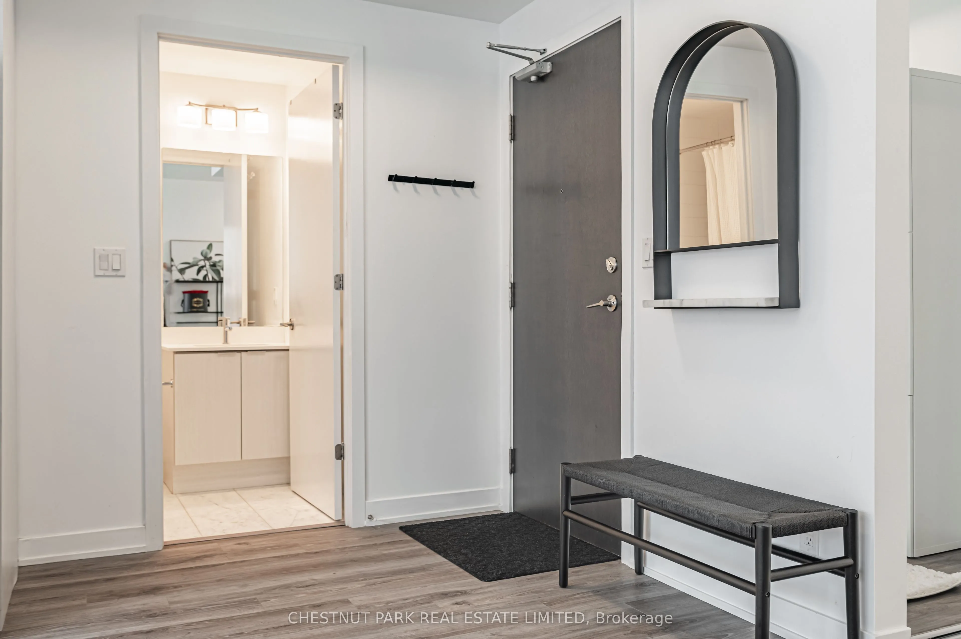 50 Bruyeres Mews, #515