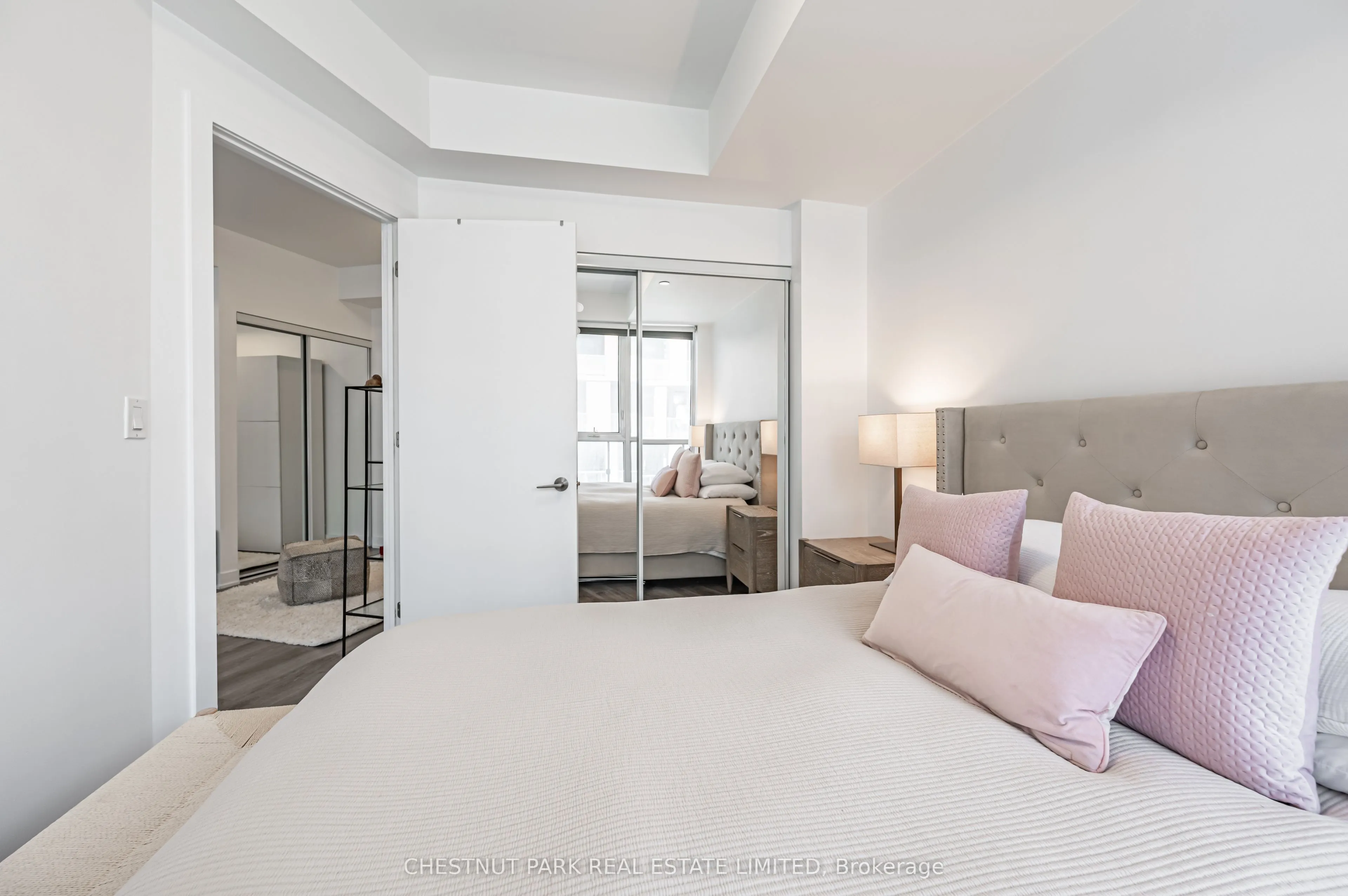 50 Bruyeres Mews, #515