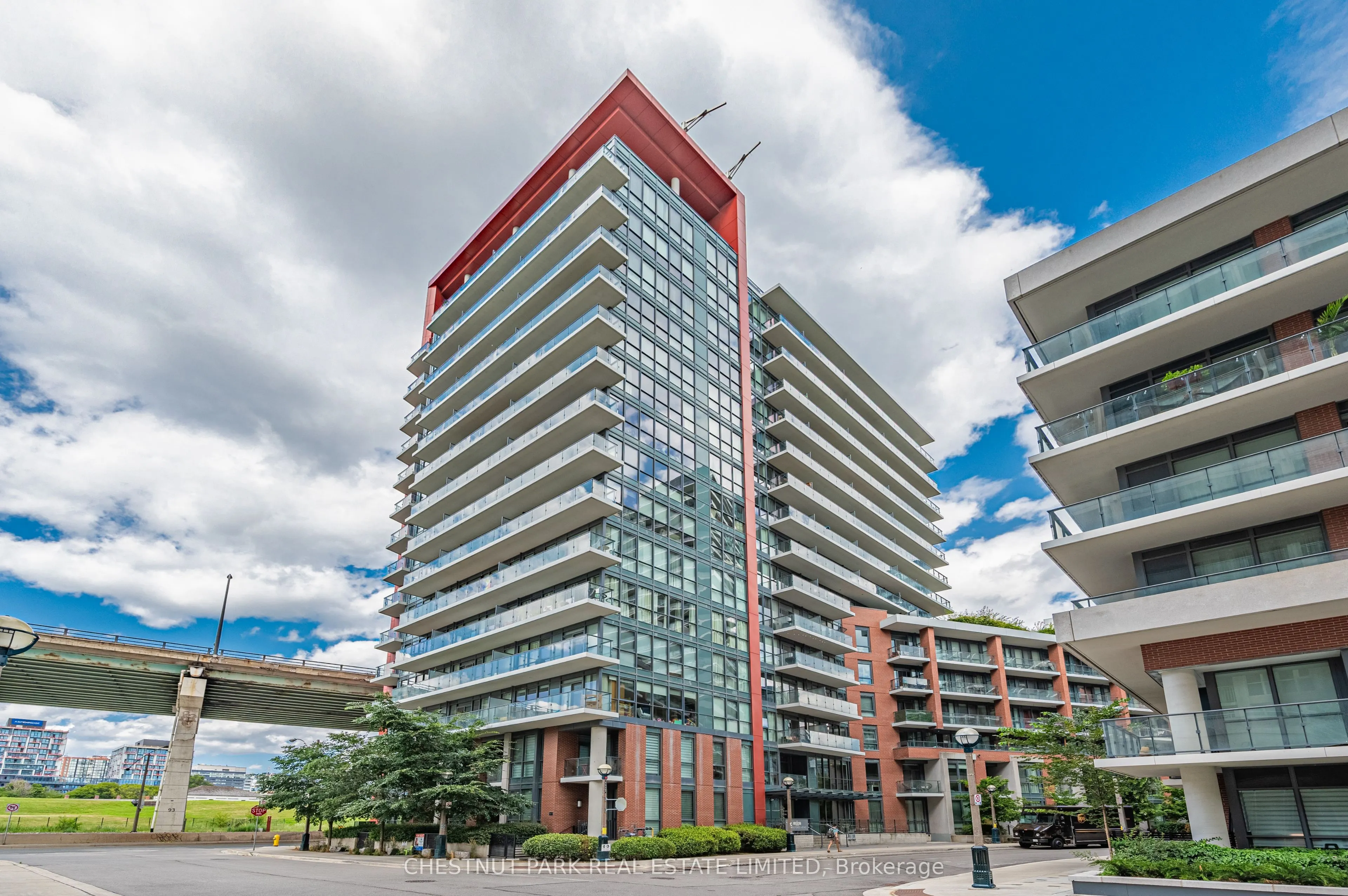 50 Bruyeres Mews, #515