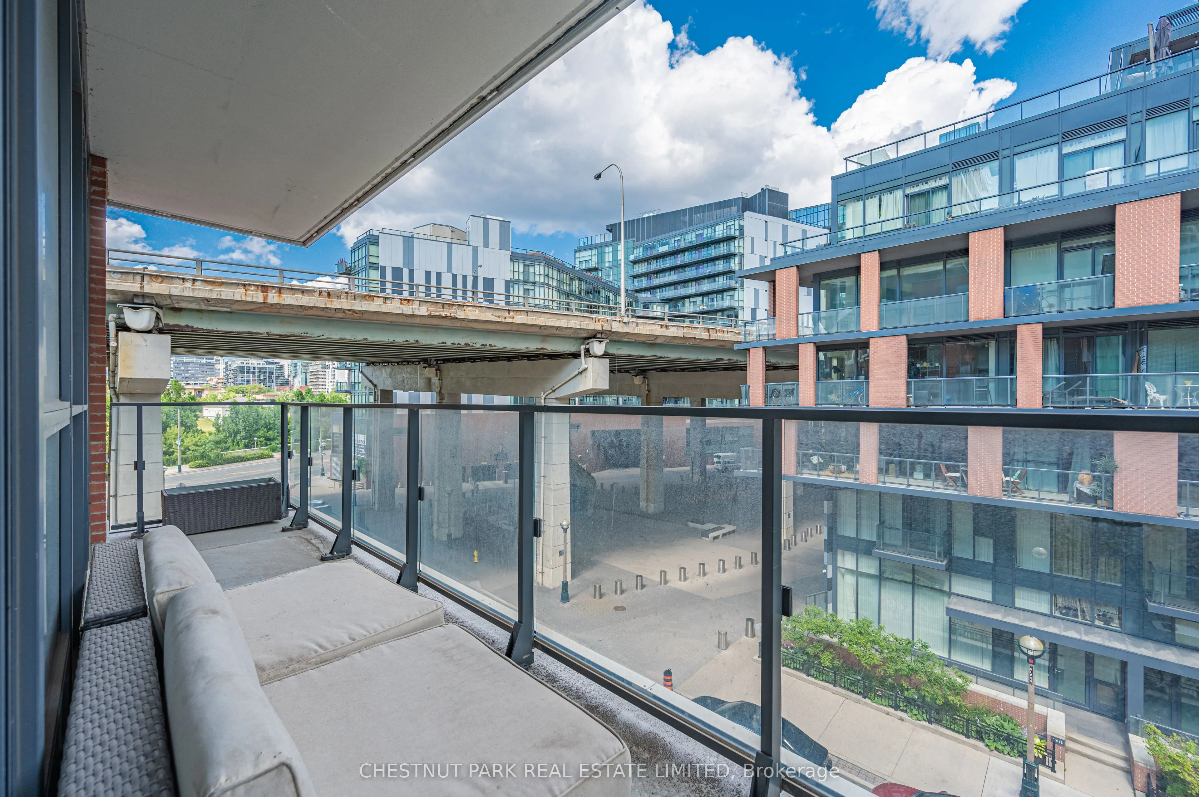 50 Bruyeres Mews, #515