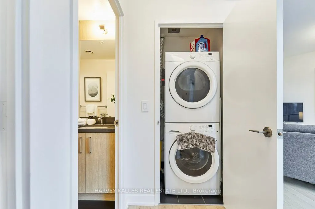 120 Bayview Avenue, #N204