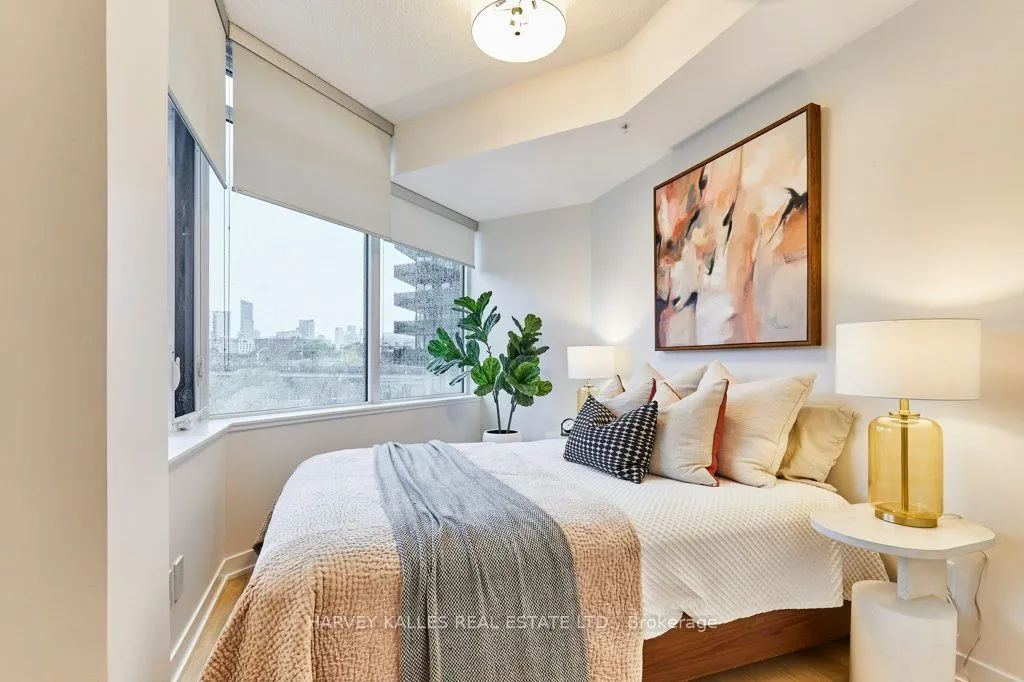 120 Bayview Avenue, #N204