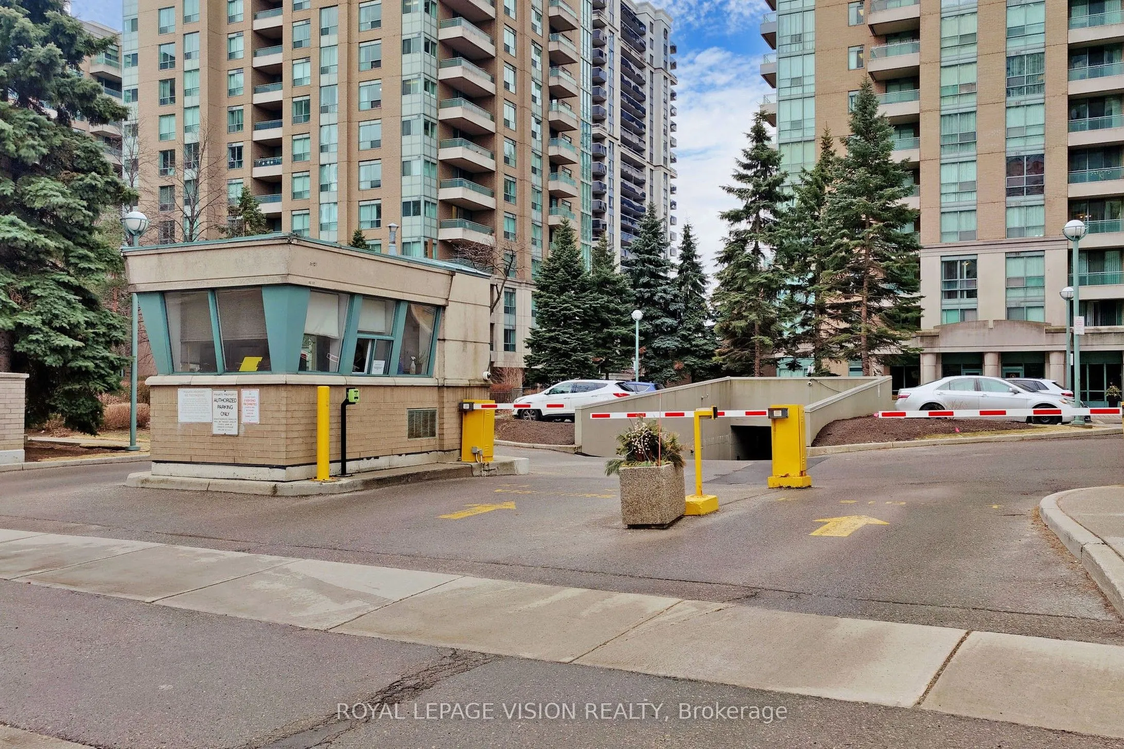 3 Pemberton Avenue, #1905