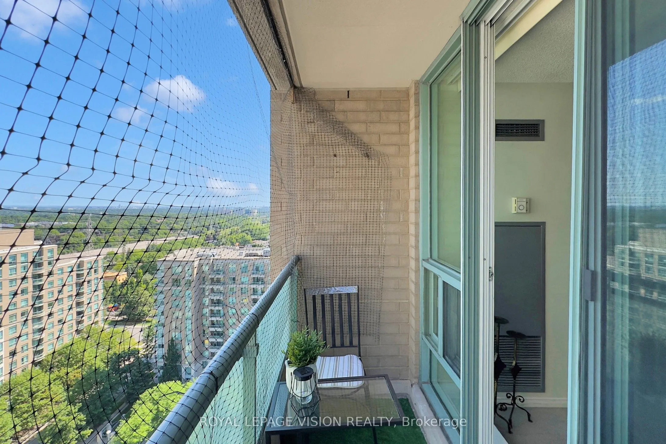 3 Pemberton Avenue, #1905