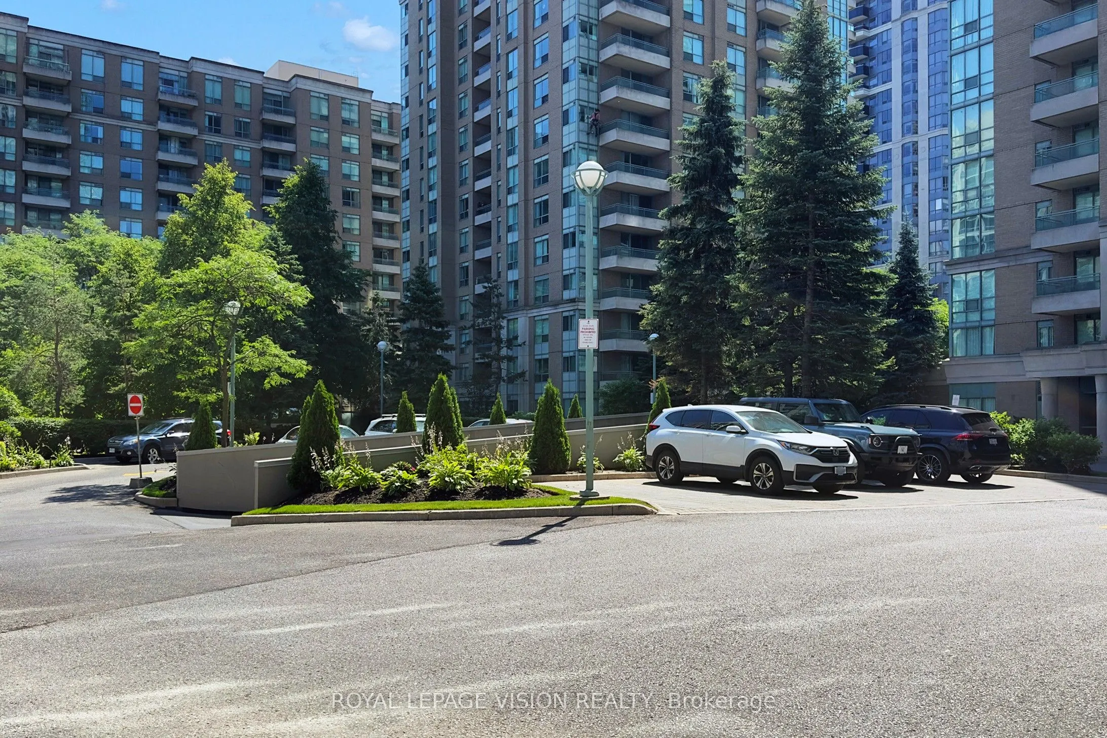 3 Pemberton Avenue, #1905