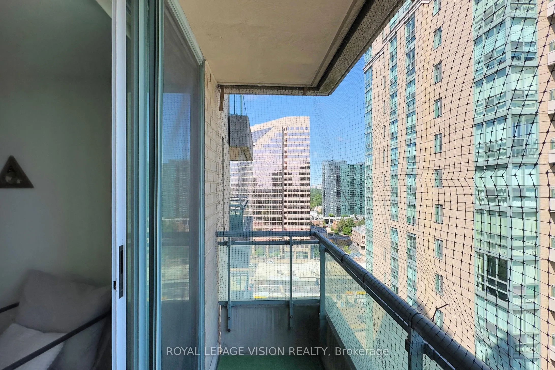 3 Pemberton Avenue, #1905