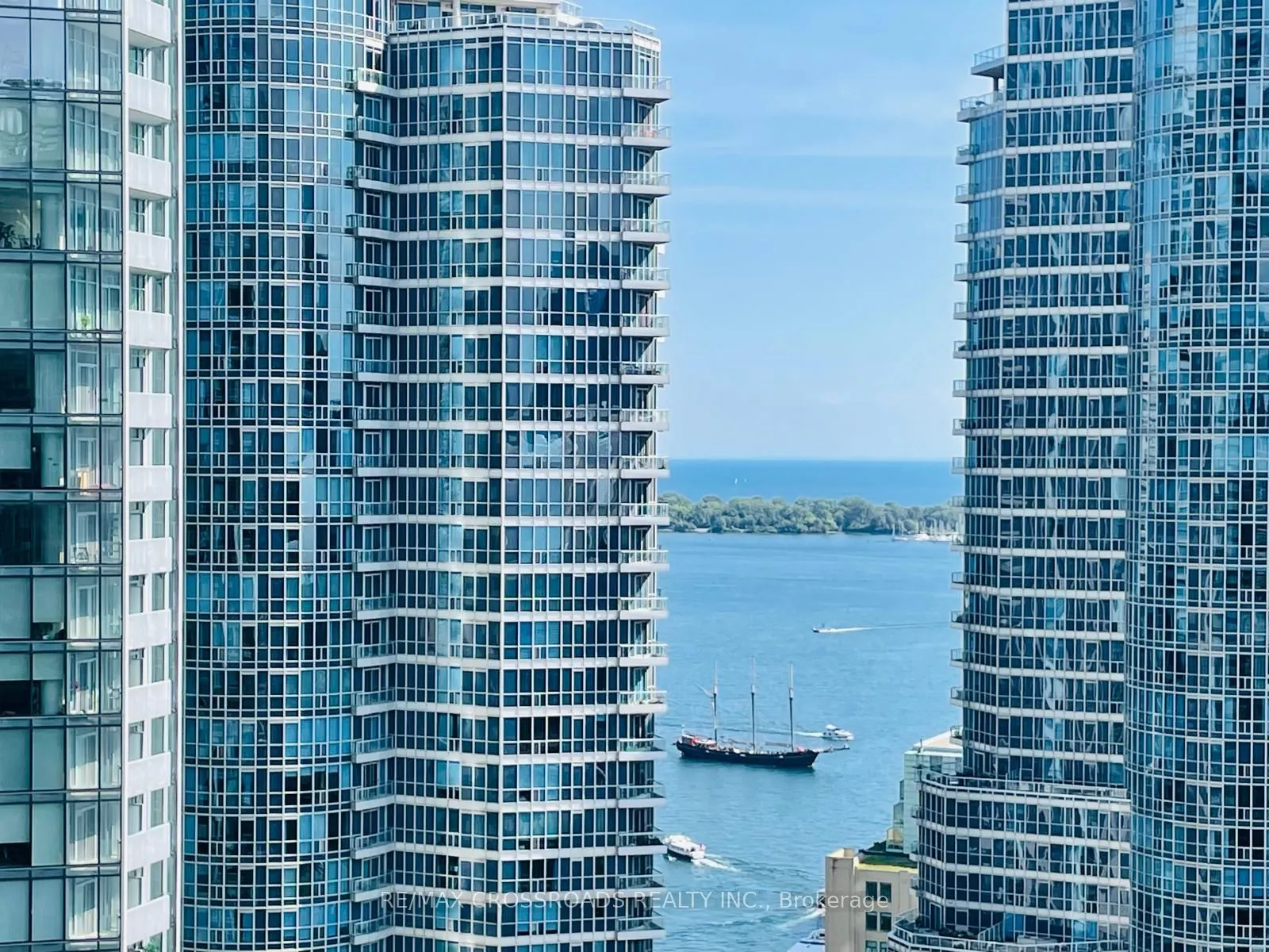 19 Grand Trunk Crescent, #3207