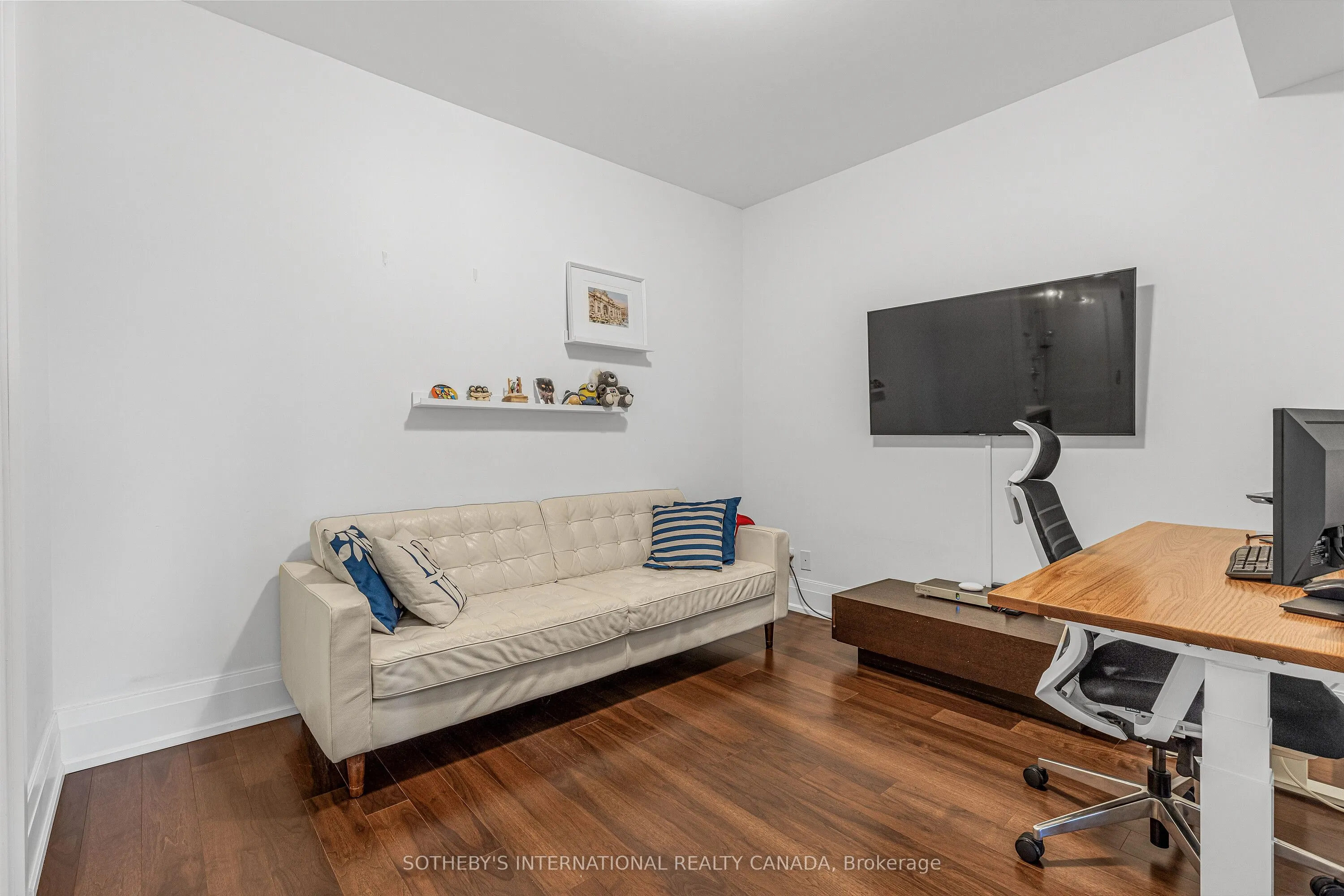 25 Malcolm Road, #TH-105