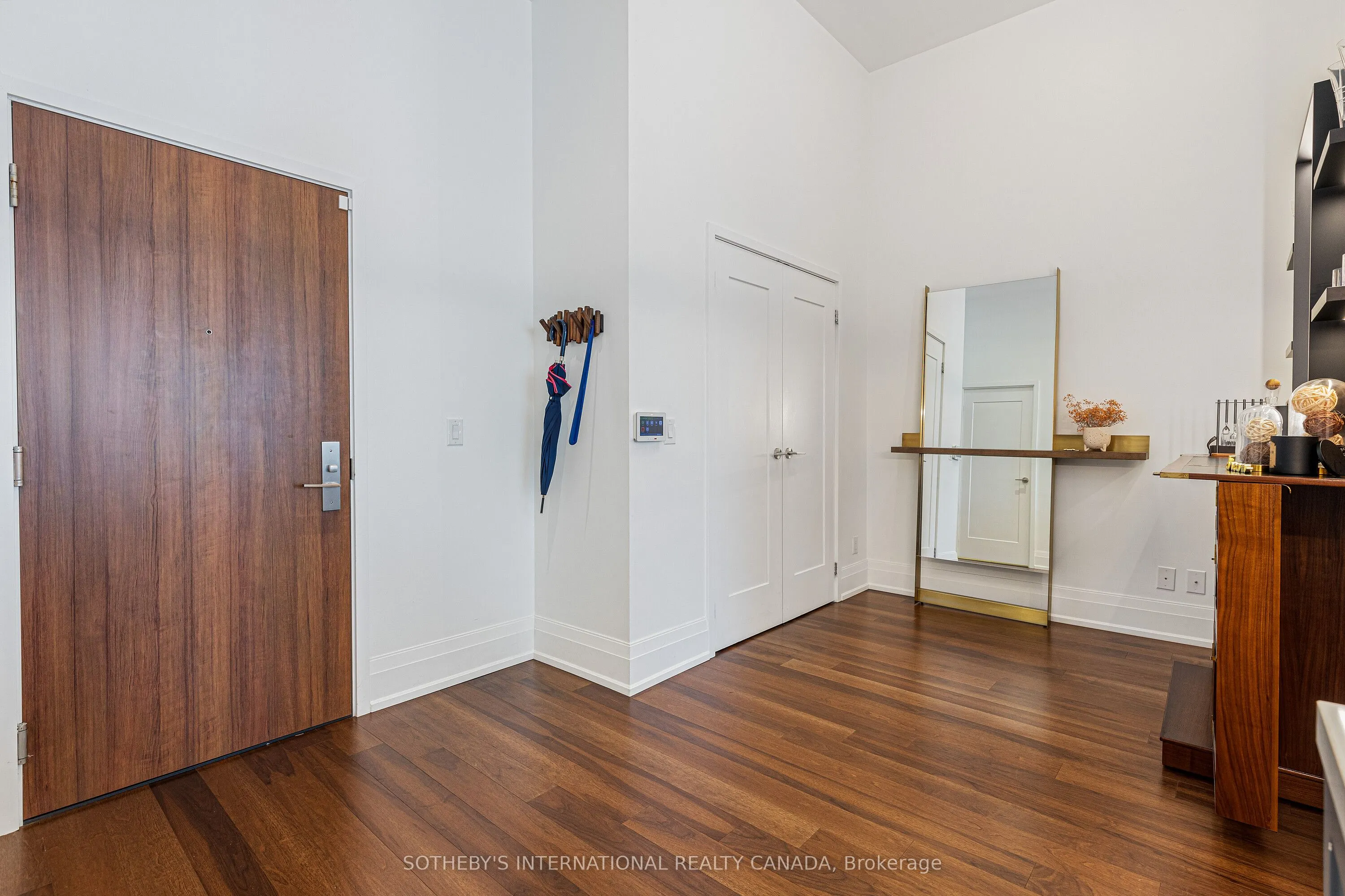 25 Malcolm Road, #TH-105