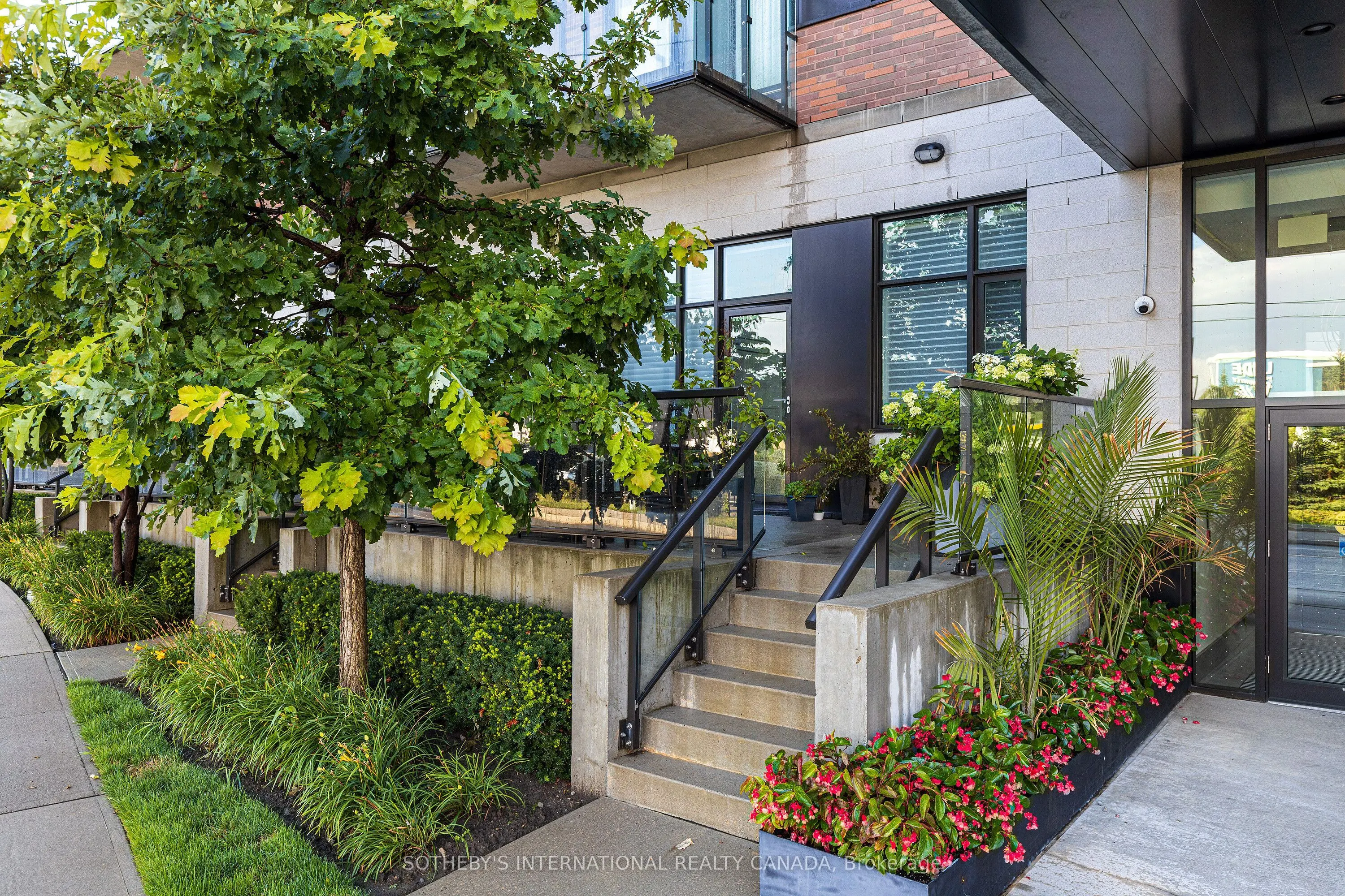 25 Malcolm Road, #TH-105