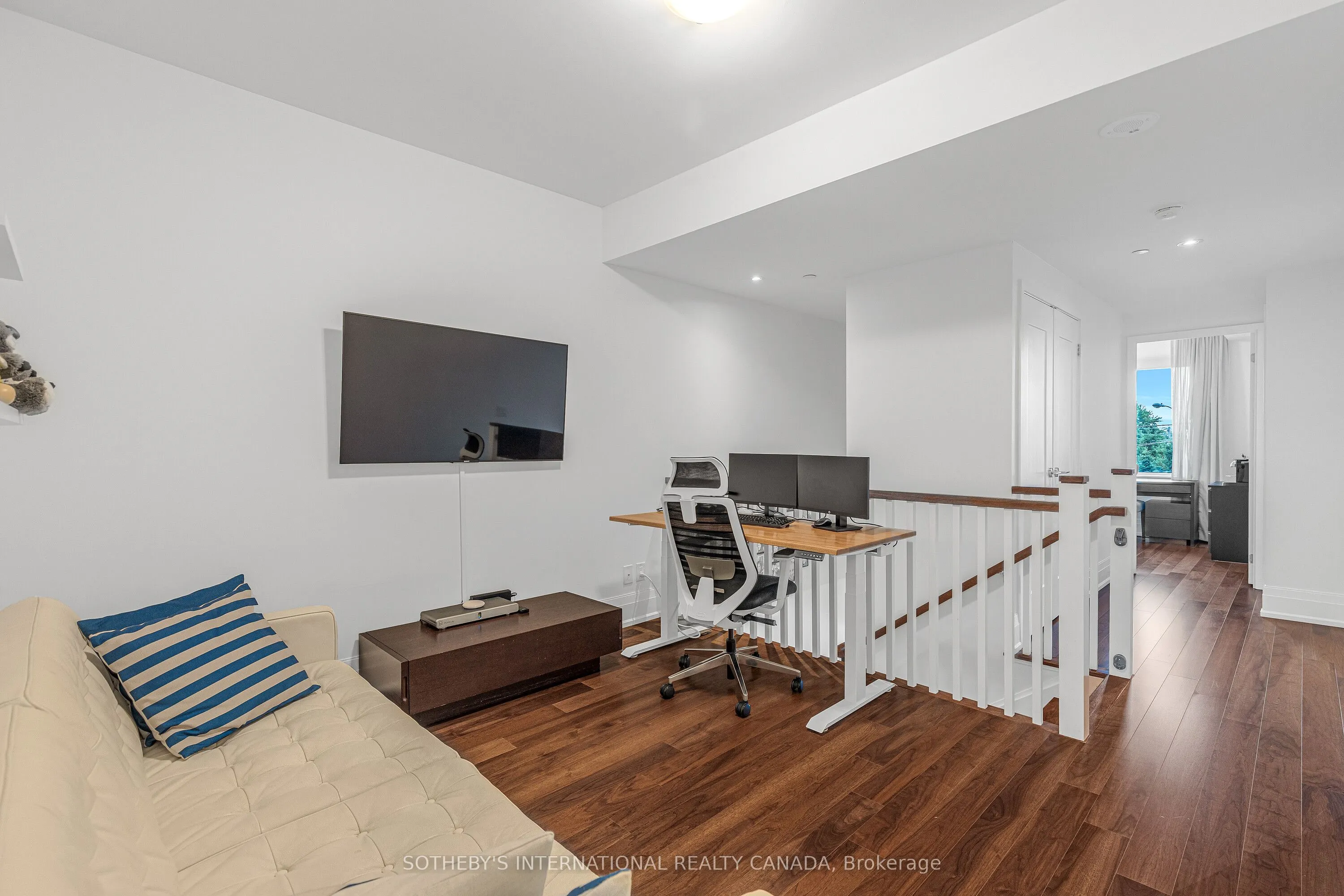 25 Malcolm Road, #TH-105