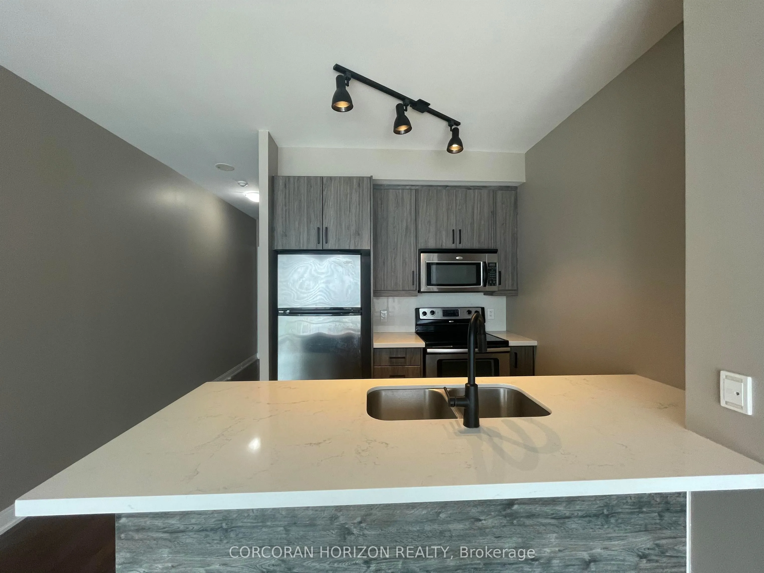 88 Broadway Avenue, #1601