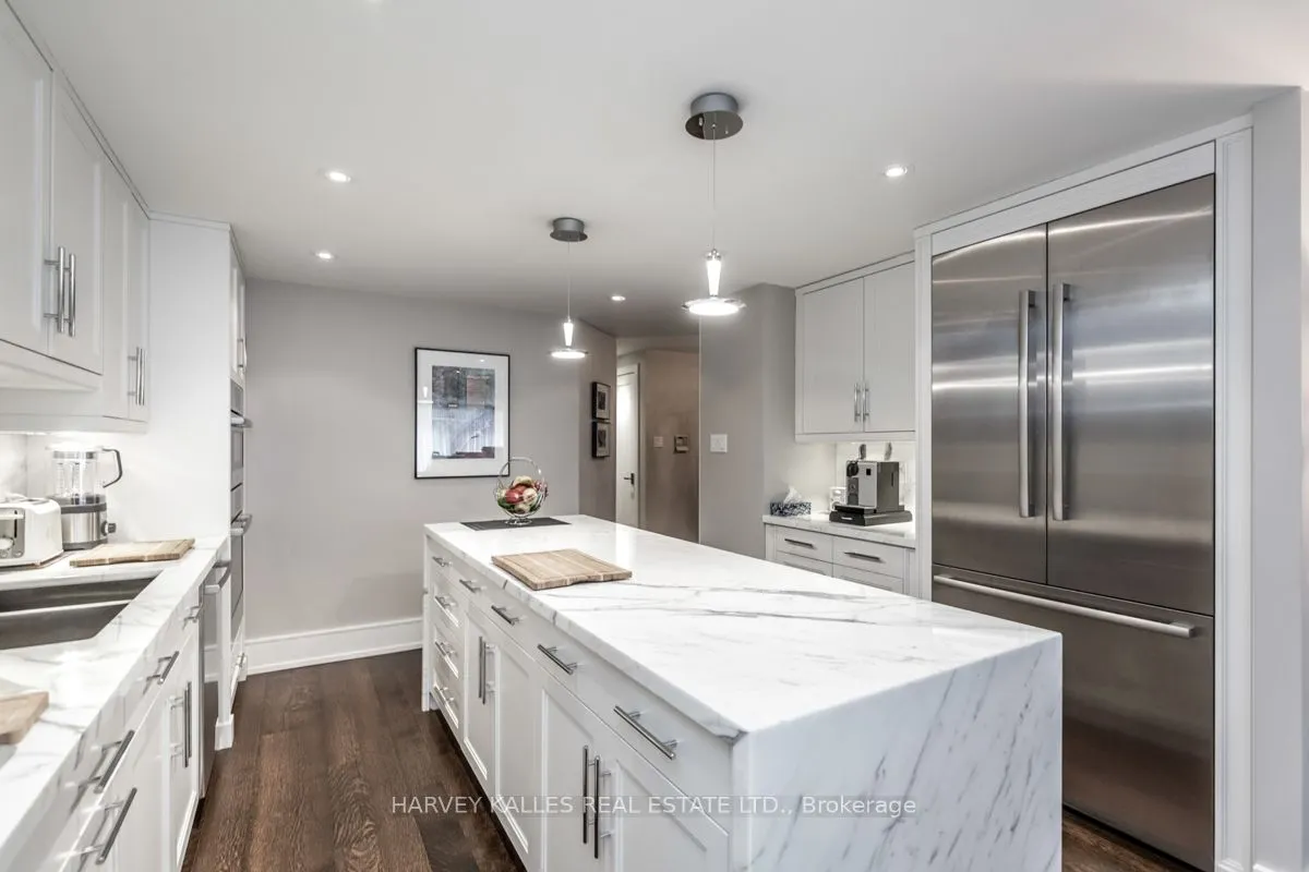 110 Bloor Street W, #1309