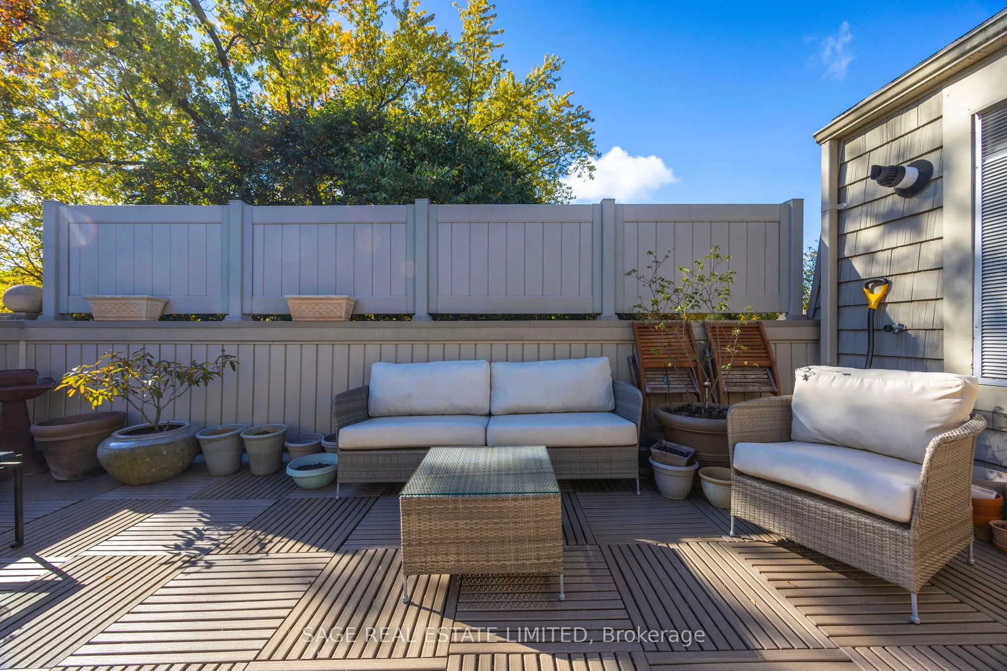 10 Hargrave Lane S, #1