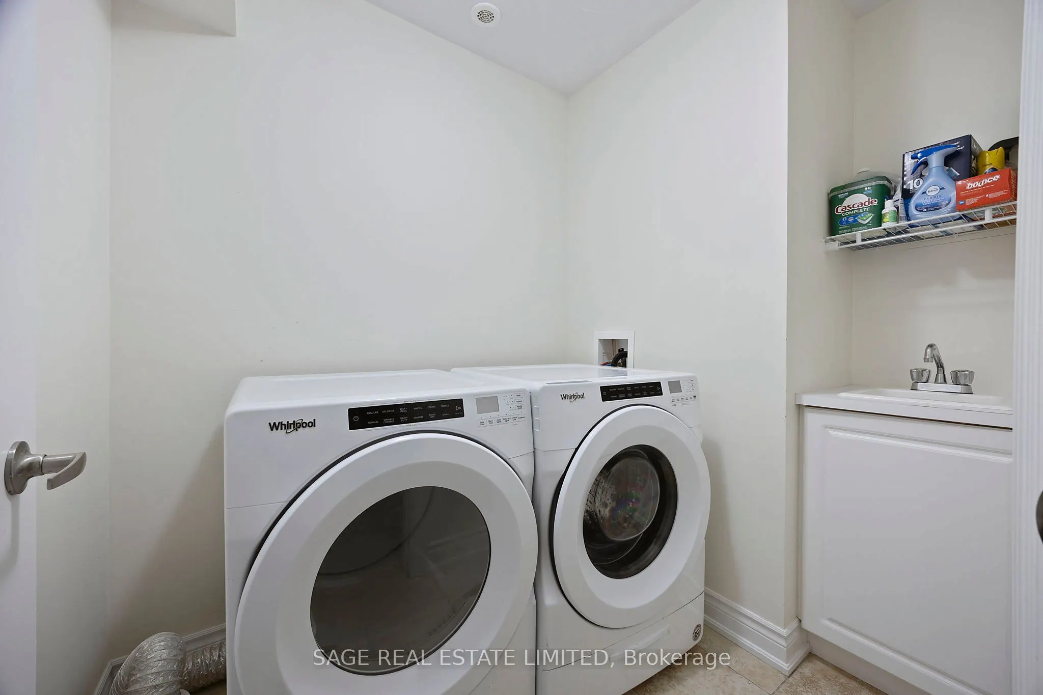 10 Hargrave Lane S, #1