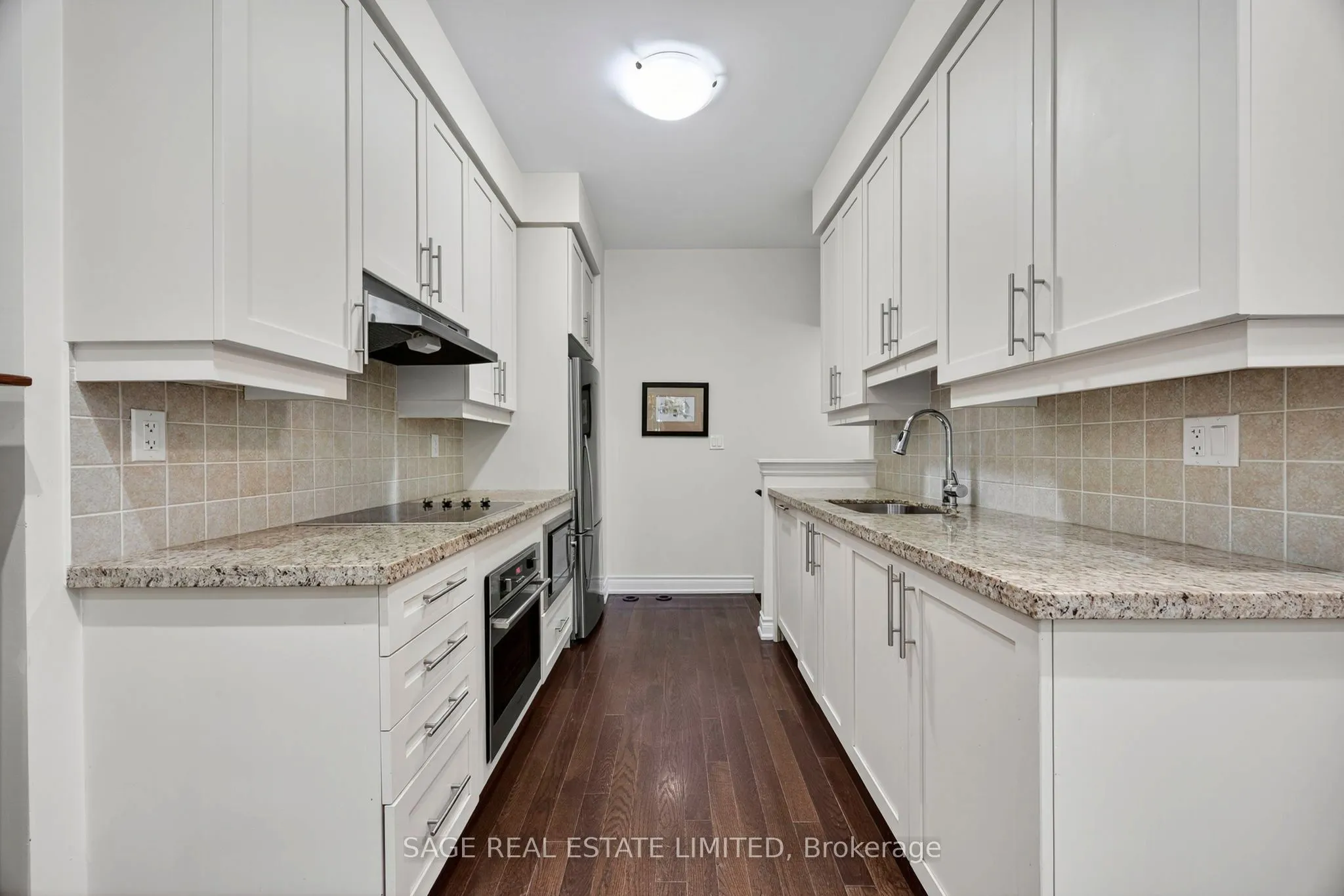 10 Hargrave Lane S, #1