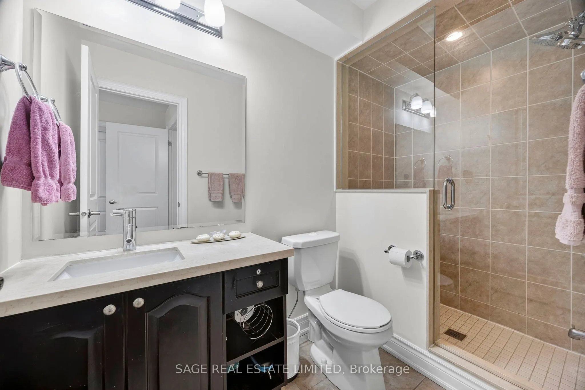 10 Hargrave Lane S, #1