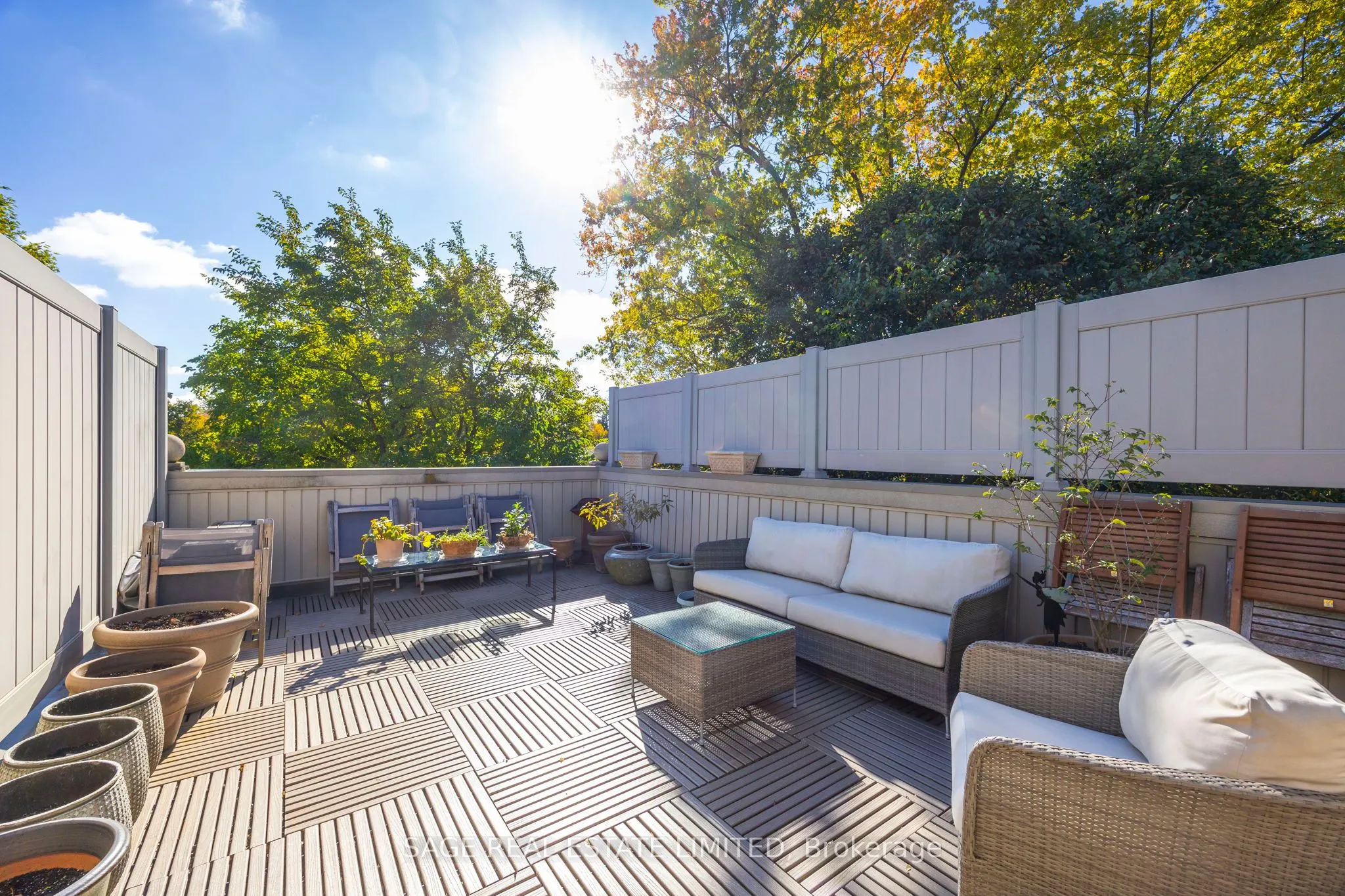 10 Hargrave Lane S, #1