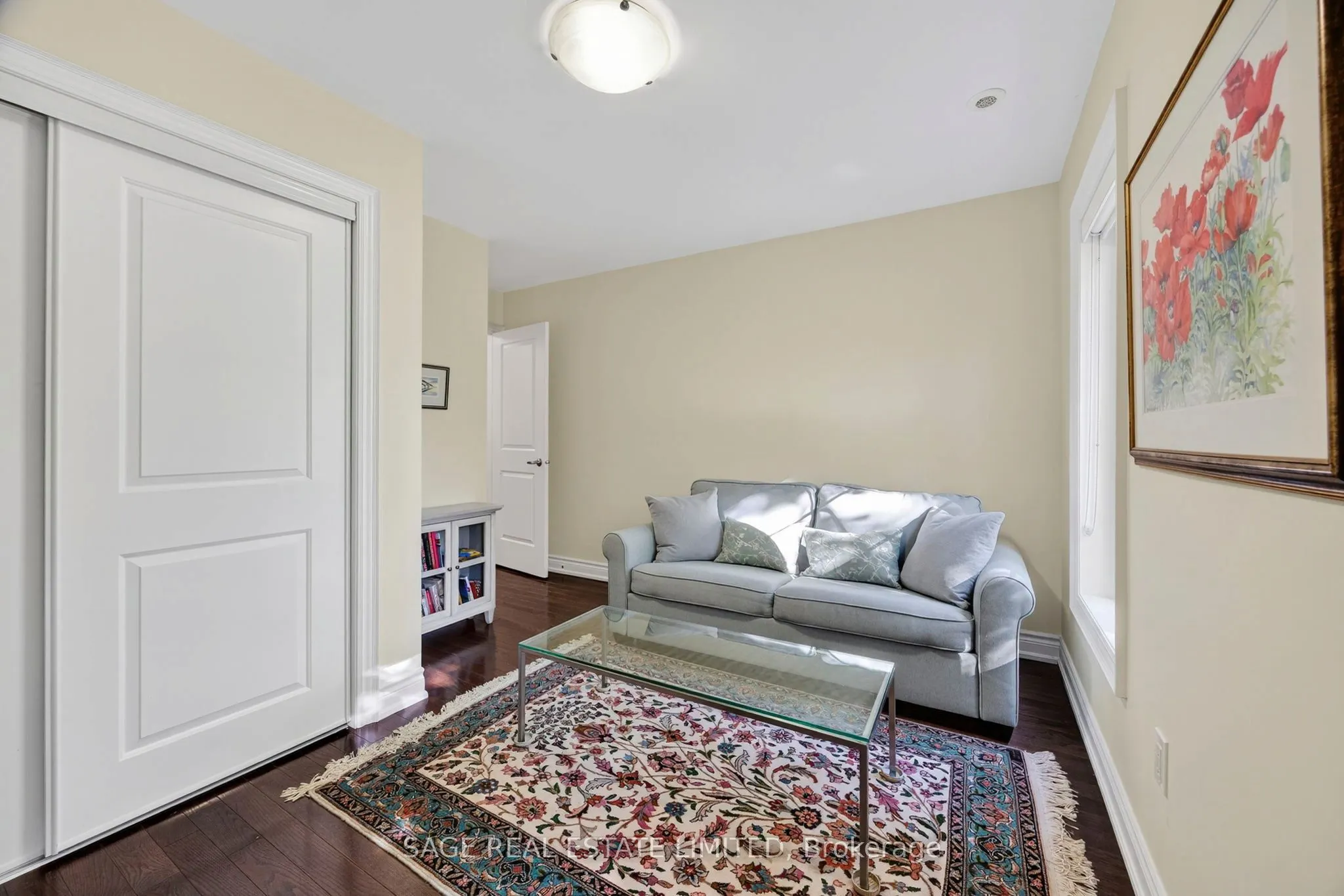 10 Hargrave Lane S, #1