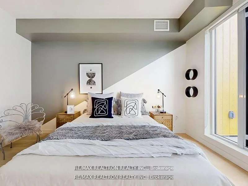 95 McMahon Drive, #Th515