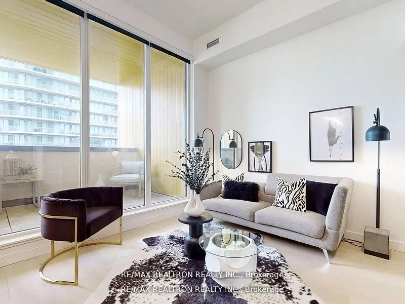 95 McMahon Drive, #Th515