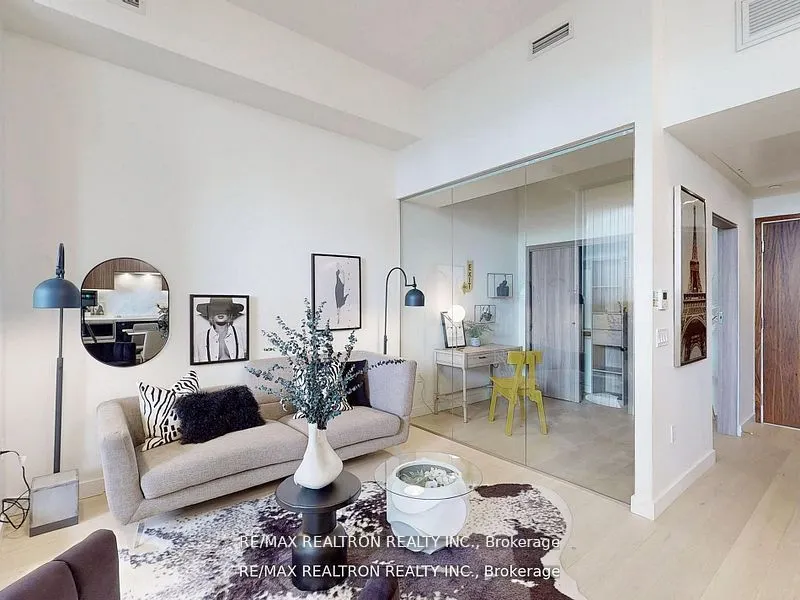 95 McMahon Drive, #Th515