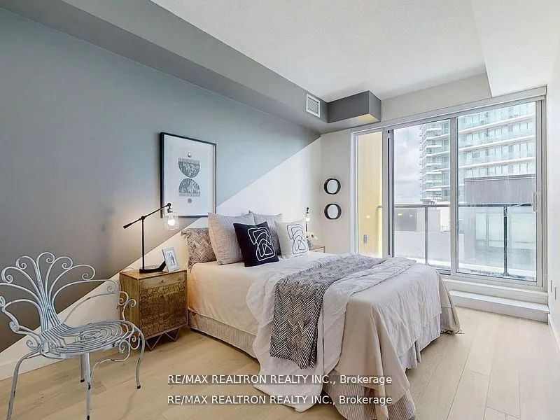 95 McMahon Drive, #Th515