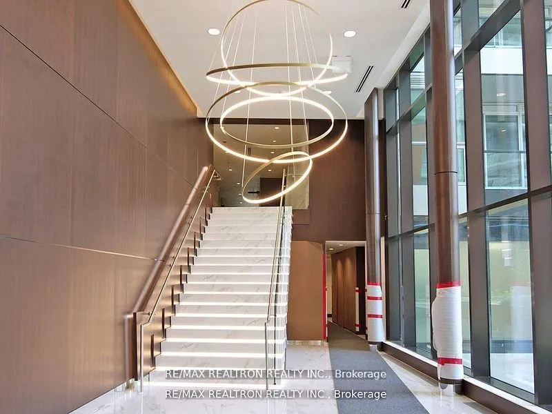 95 McMahon Drive, #Th515