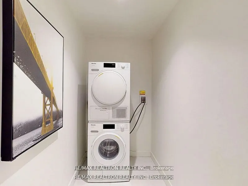 95 McMahon Drive, #Th515