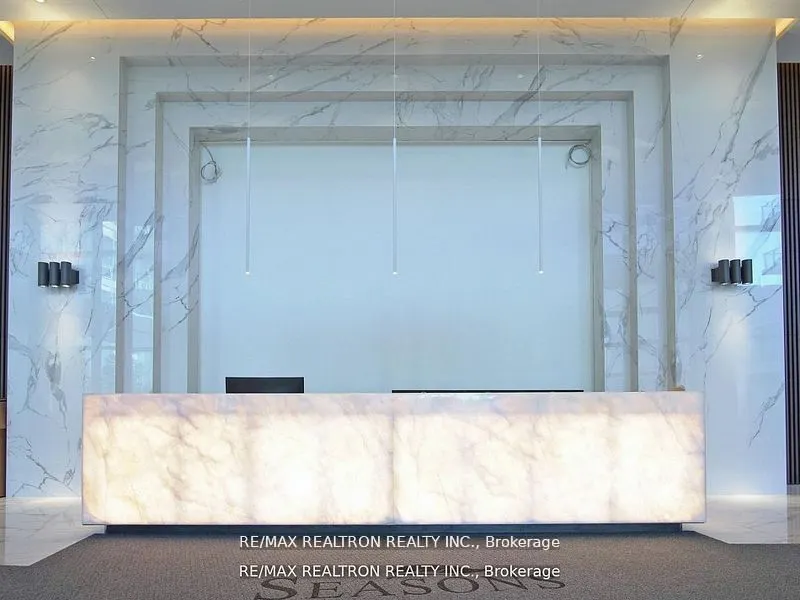 95 McMahon Drive, #Th515