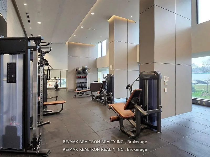 95 McMahon Drive, #Th515