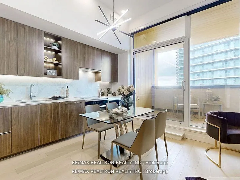 95 McMahon Drive, #Th515