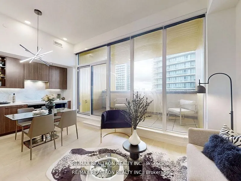 95 McMahon Drive, #Th515