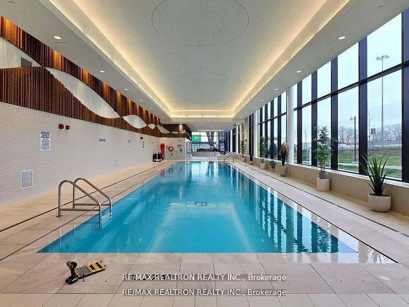 95 McMahon Drive, #Th515